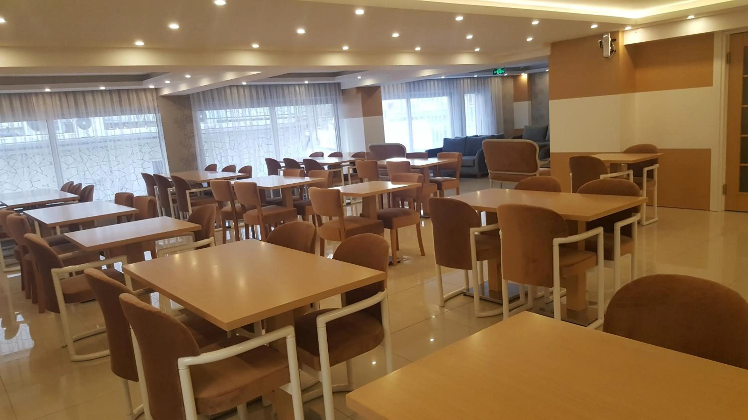 Restaurant/places to eat in Hotel Kabacam Aydin