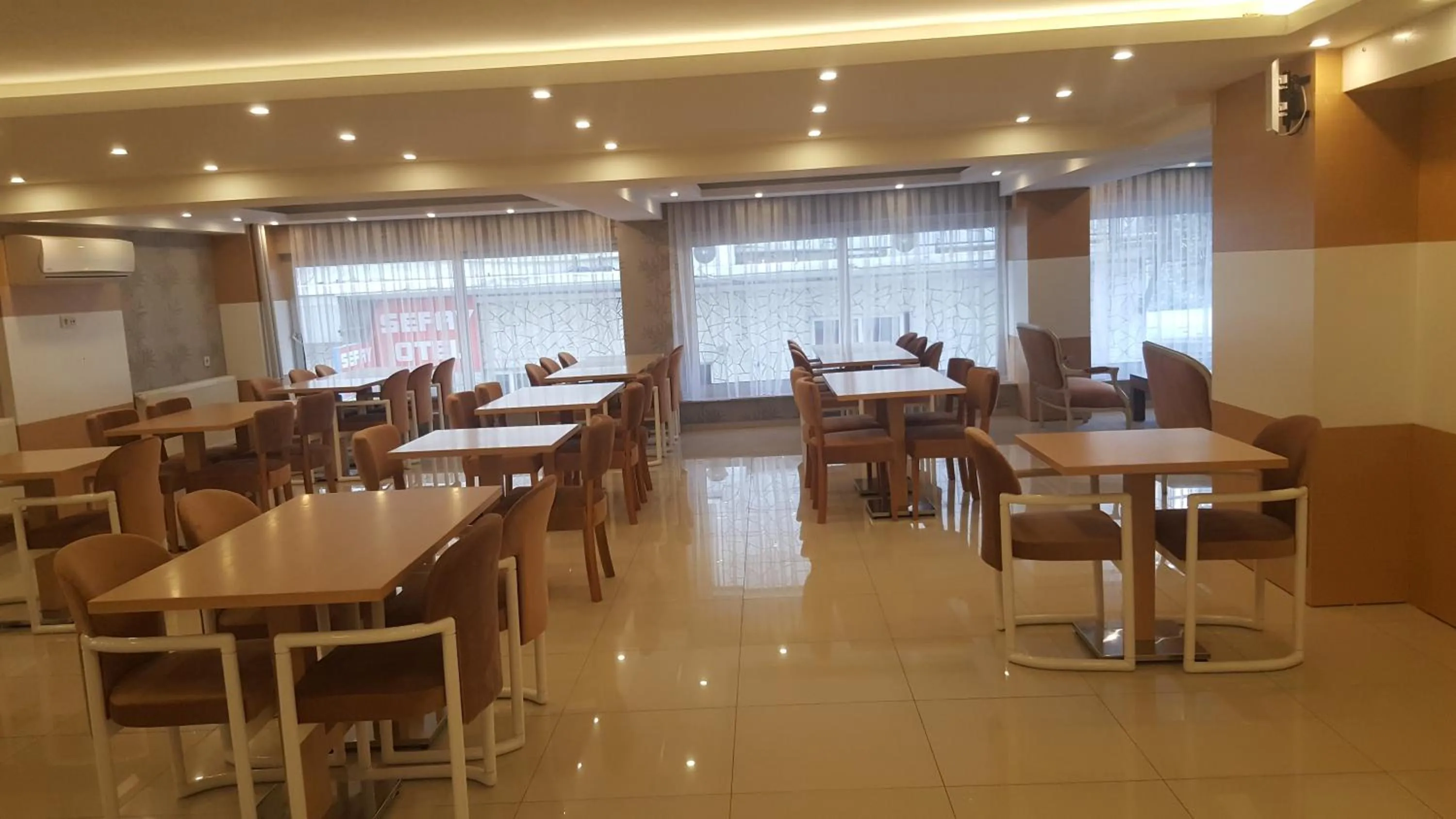 Restaurant/places to eat in Hotel Kabacam Aydin