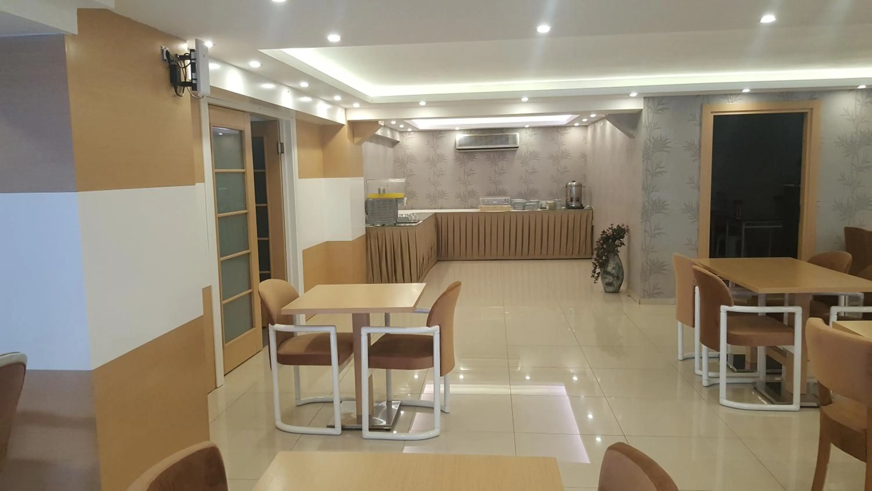 Restaurant/places to eat in Hotel Kabacam Aydin