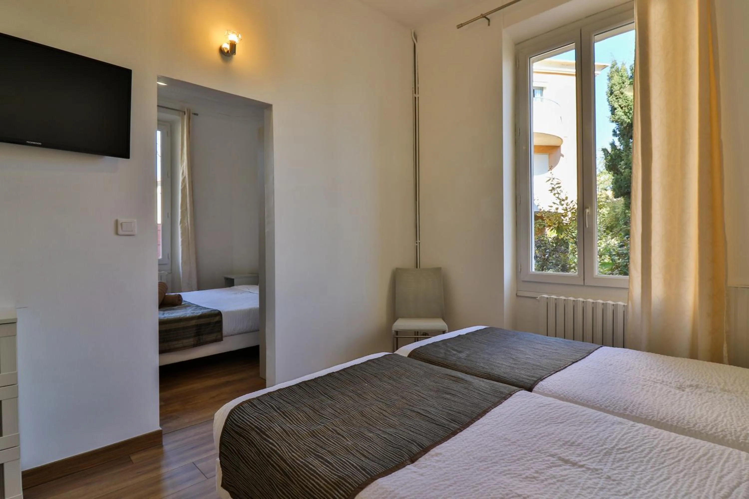 Bed in Hotel La Villa Florida