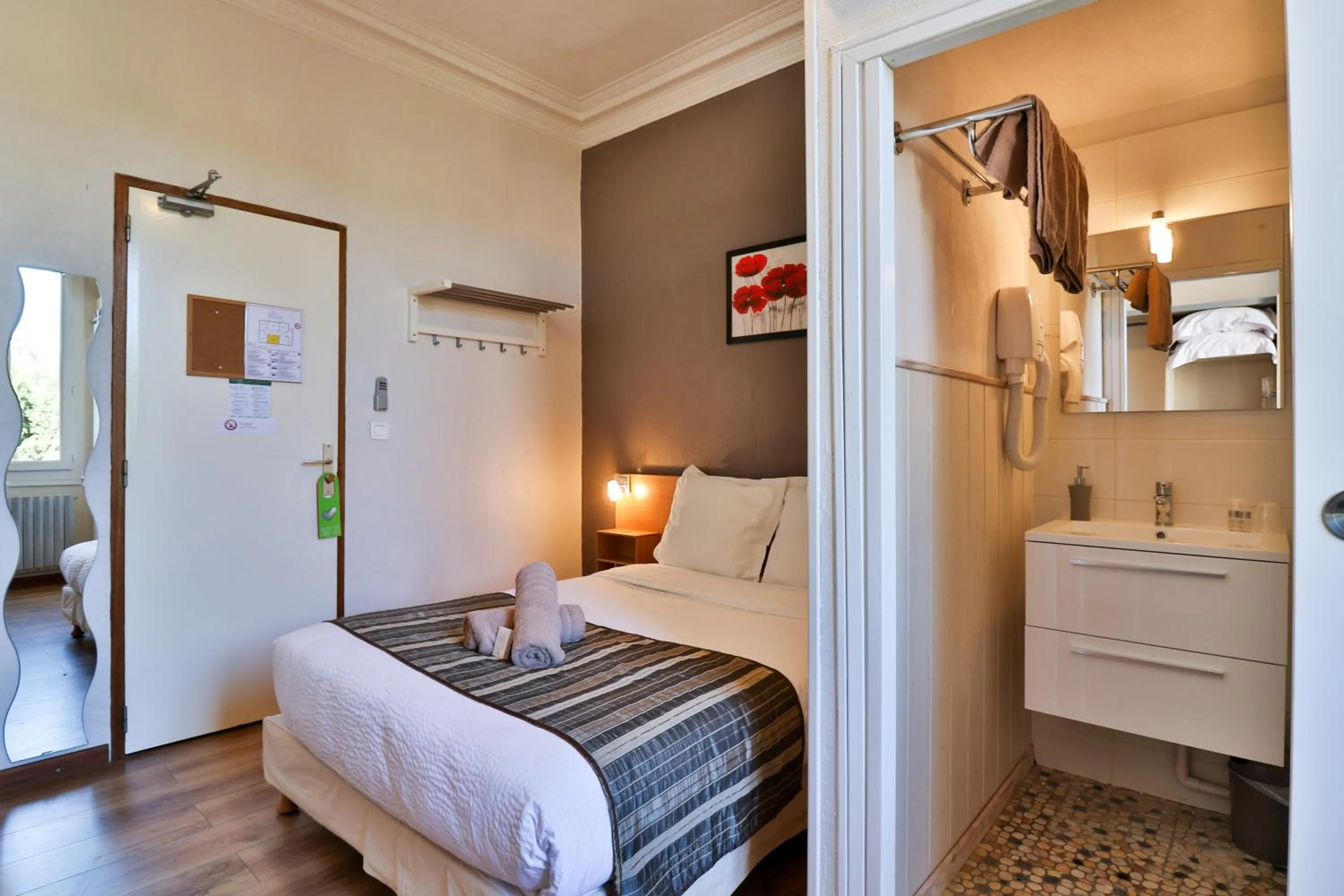 Bed in Hotel La Villa Florida