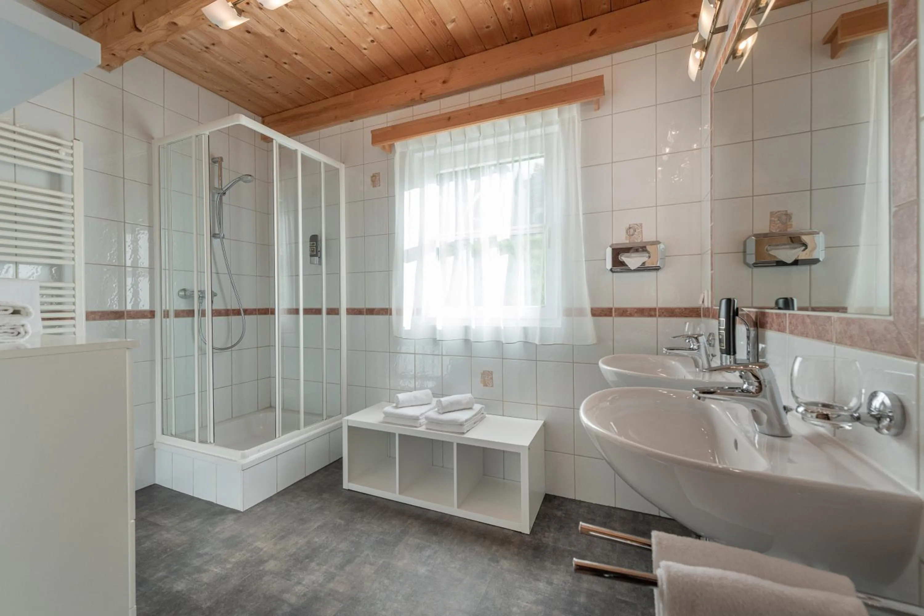 Bathroom in AlpenParks Hagan Lodge Altaussee