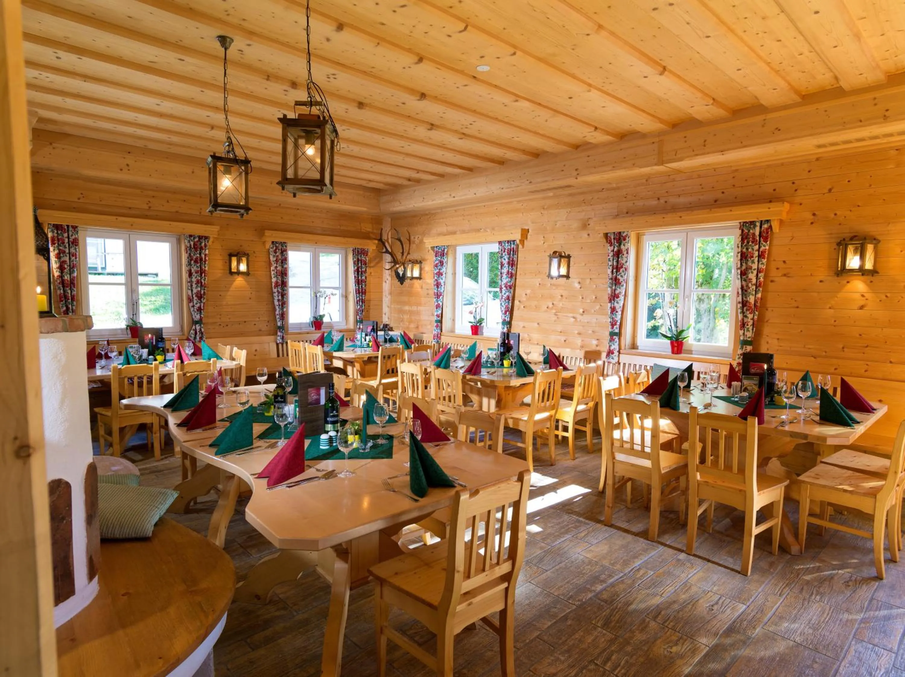 Restaurant/places to eat in AlpenParks Hagan Lodge Altaussee