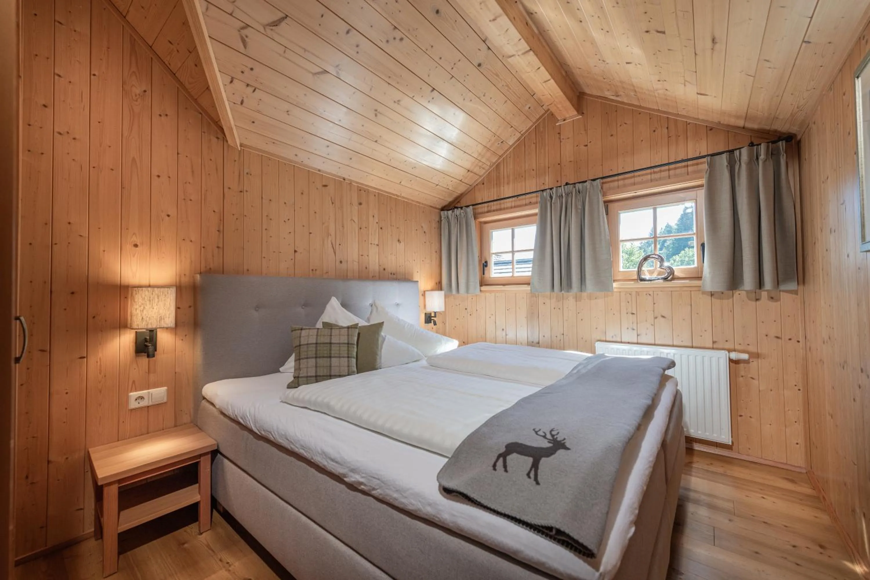 Bed in AlpenParks Hagan Lodge Altaussee