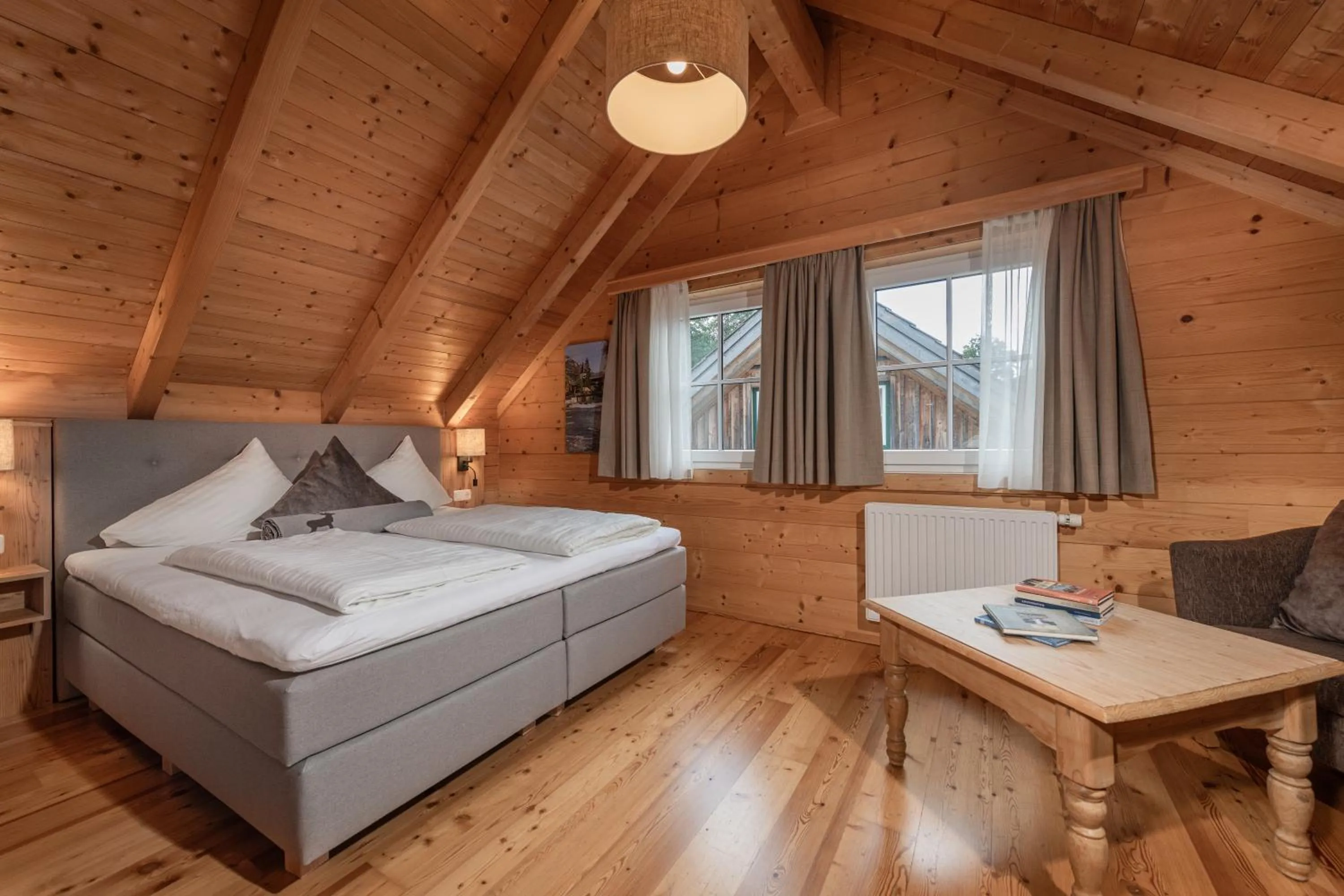 Bedroom, Bed in AlpenParks Hagan Lodge Altaussee