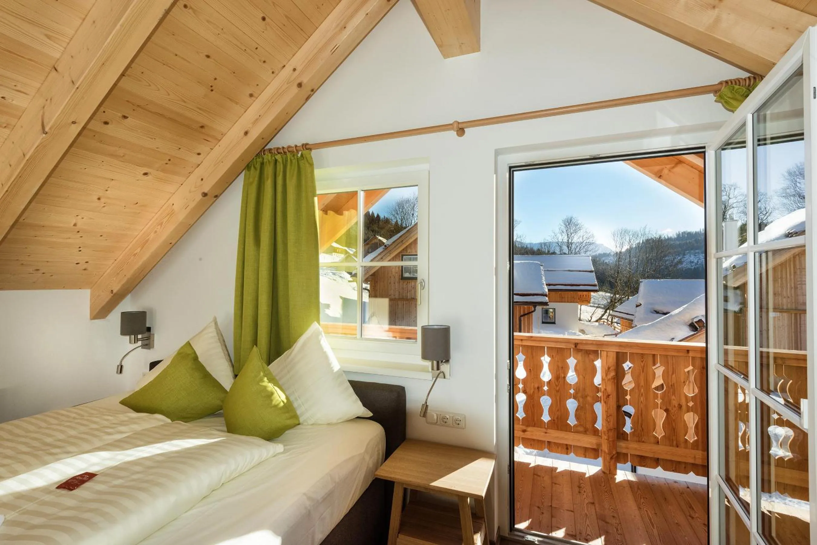 Balcony/Terrace, Bed in AlpenParks Hagan Lodge Altaussee