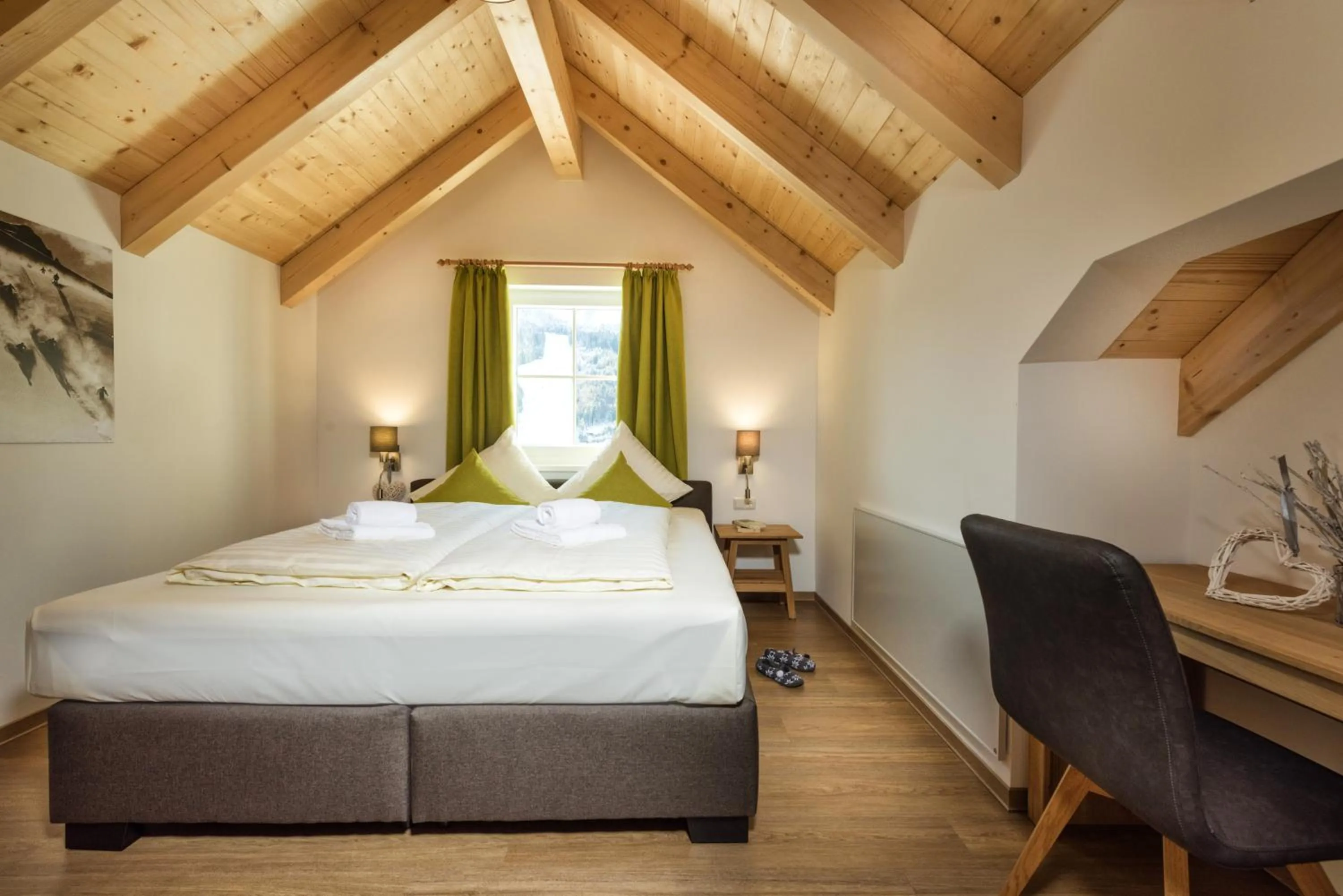 Bedroom, Bed in AlpenParks Hagan Lodge Altaussee