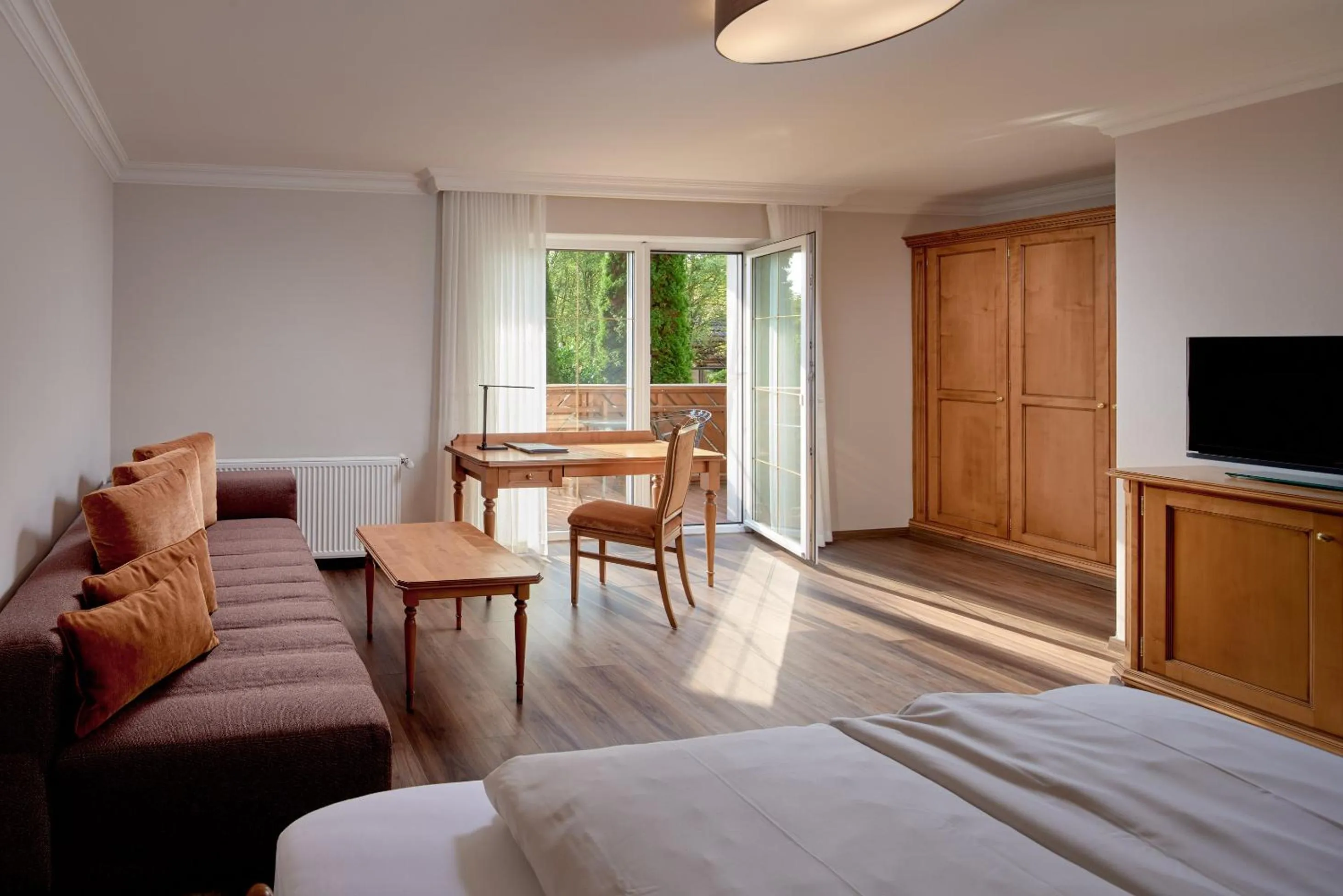 Photo of the whole room, Bed in Garden & SPA Hotel Das Götzfried