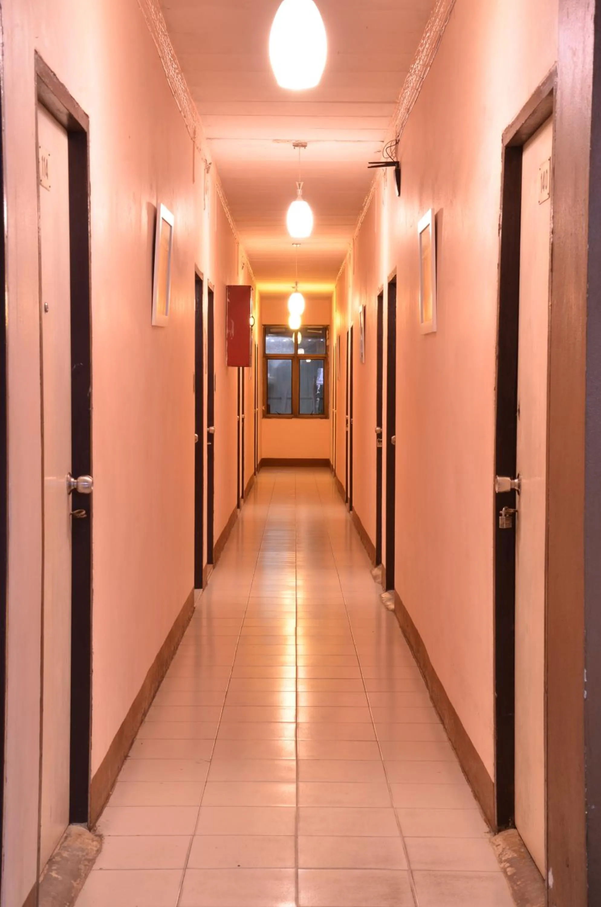 Facade/entrance in The Backpacker stn