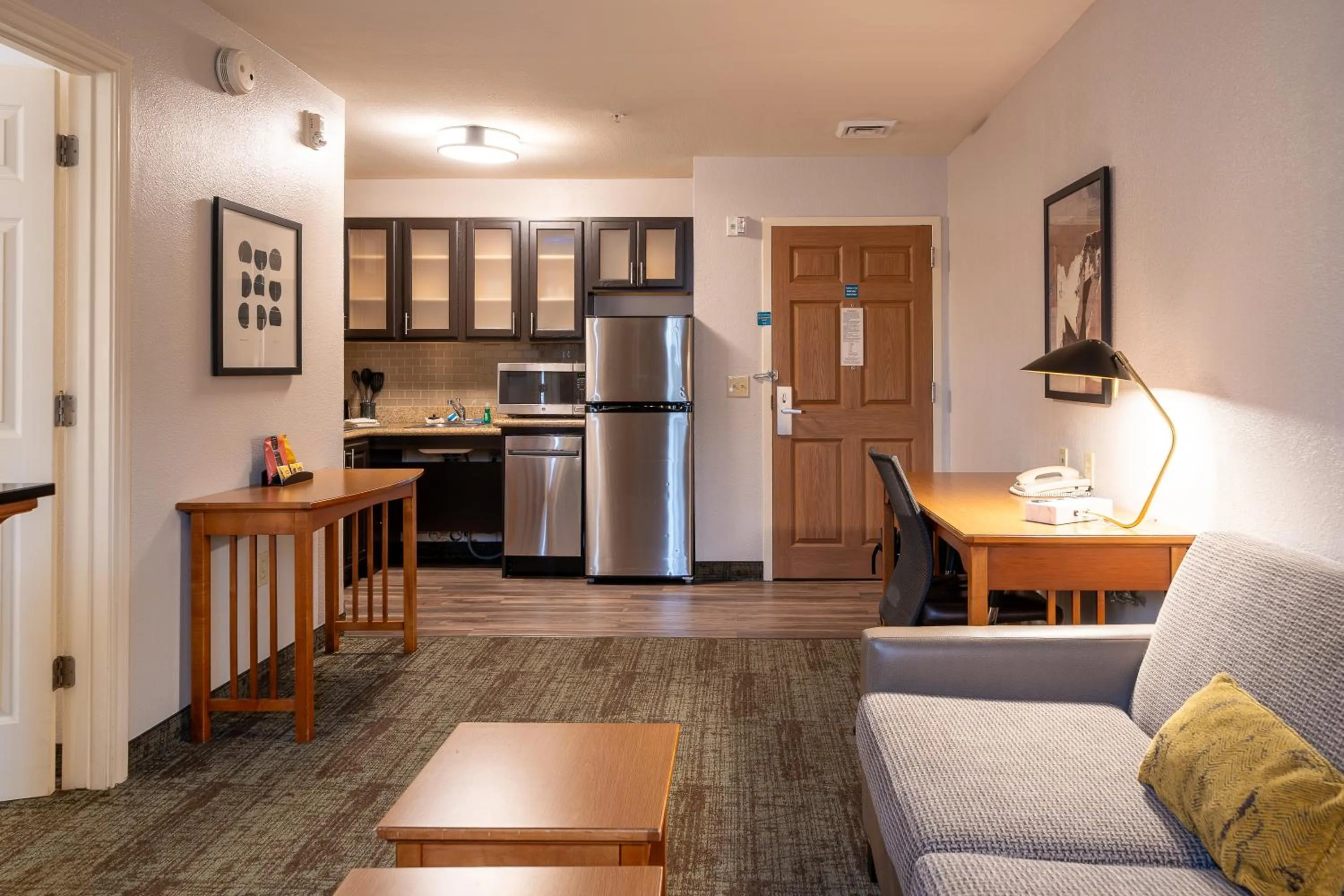 Seating area in Staybridge Suites Houston West - Energy Corridor by IHG
