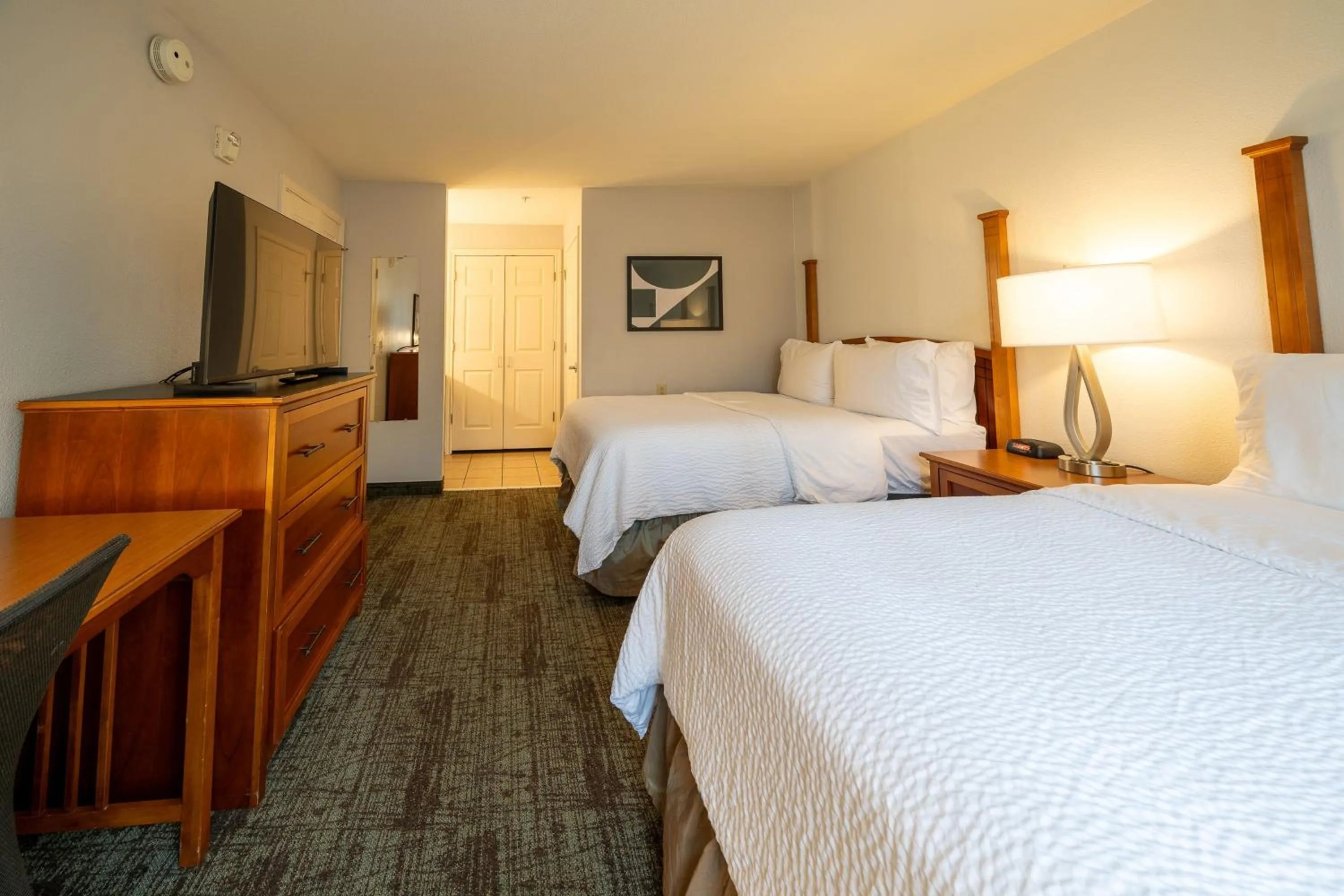 Photo of the whole room, Bed in Staybridge Suites Houston West - Energy Corridor by IHG