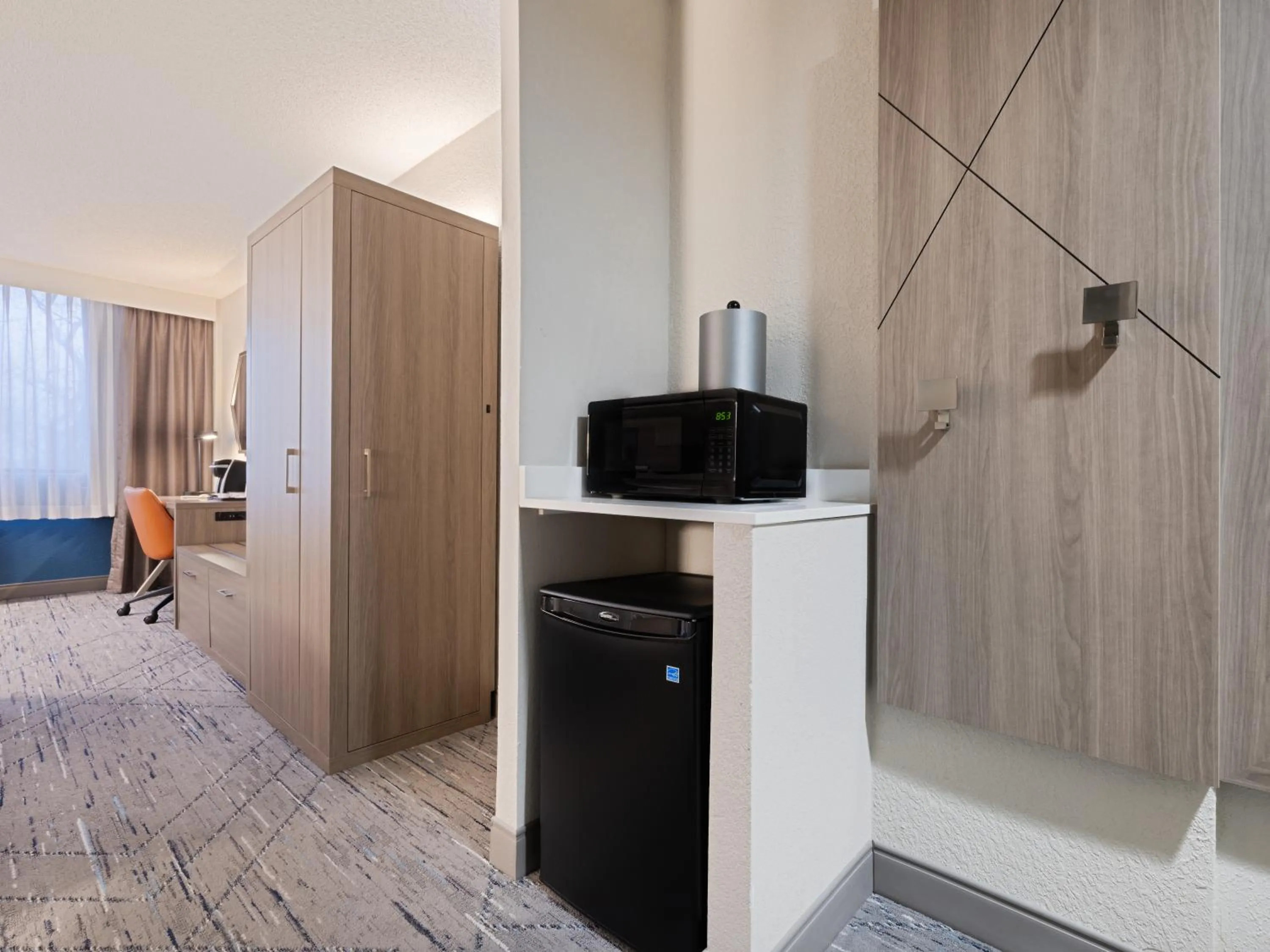 Bedroom in Holiday Inn Express Hotel & Suites Ft. Lauderdale-Plantation by IHG