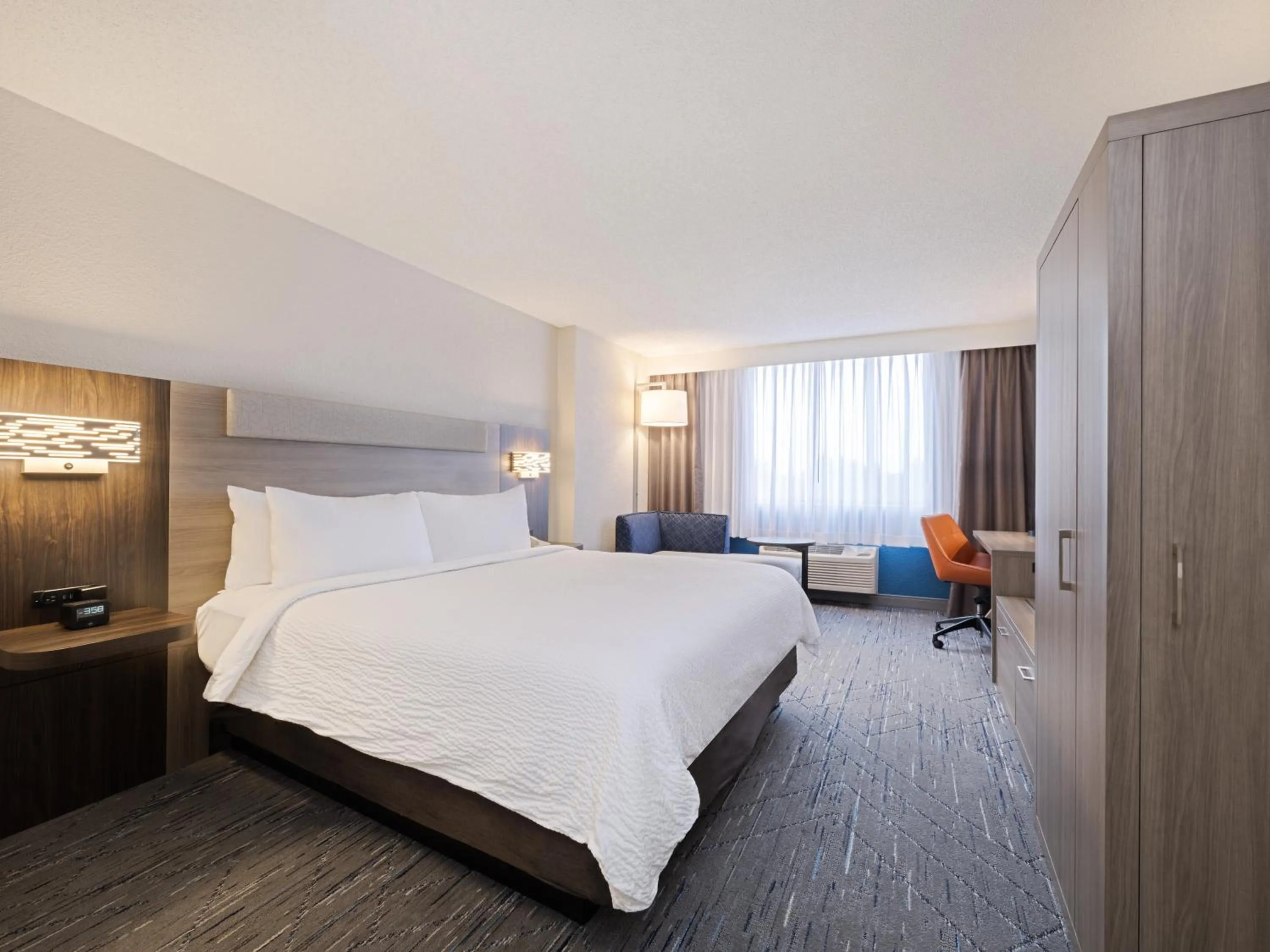 Bedroom, Bed in Holiday Inn Express Hotel & Suites Ft. Lauderdale-Plantation by IHG