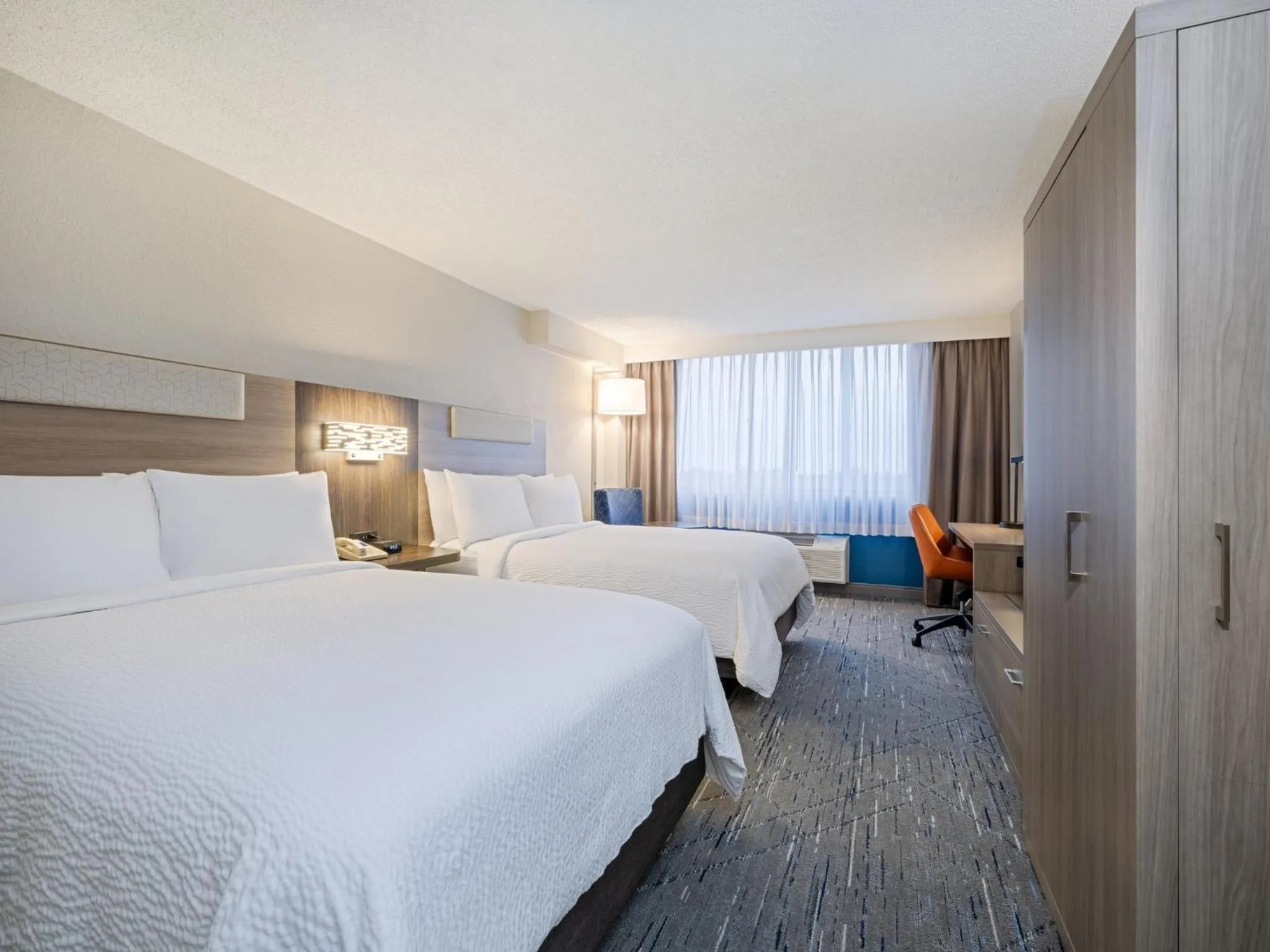 Photo of the whole room, Bed in Holiday Inn Express Hotel & Suites Ft. Lauderdale-Plantation by IHG