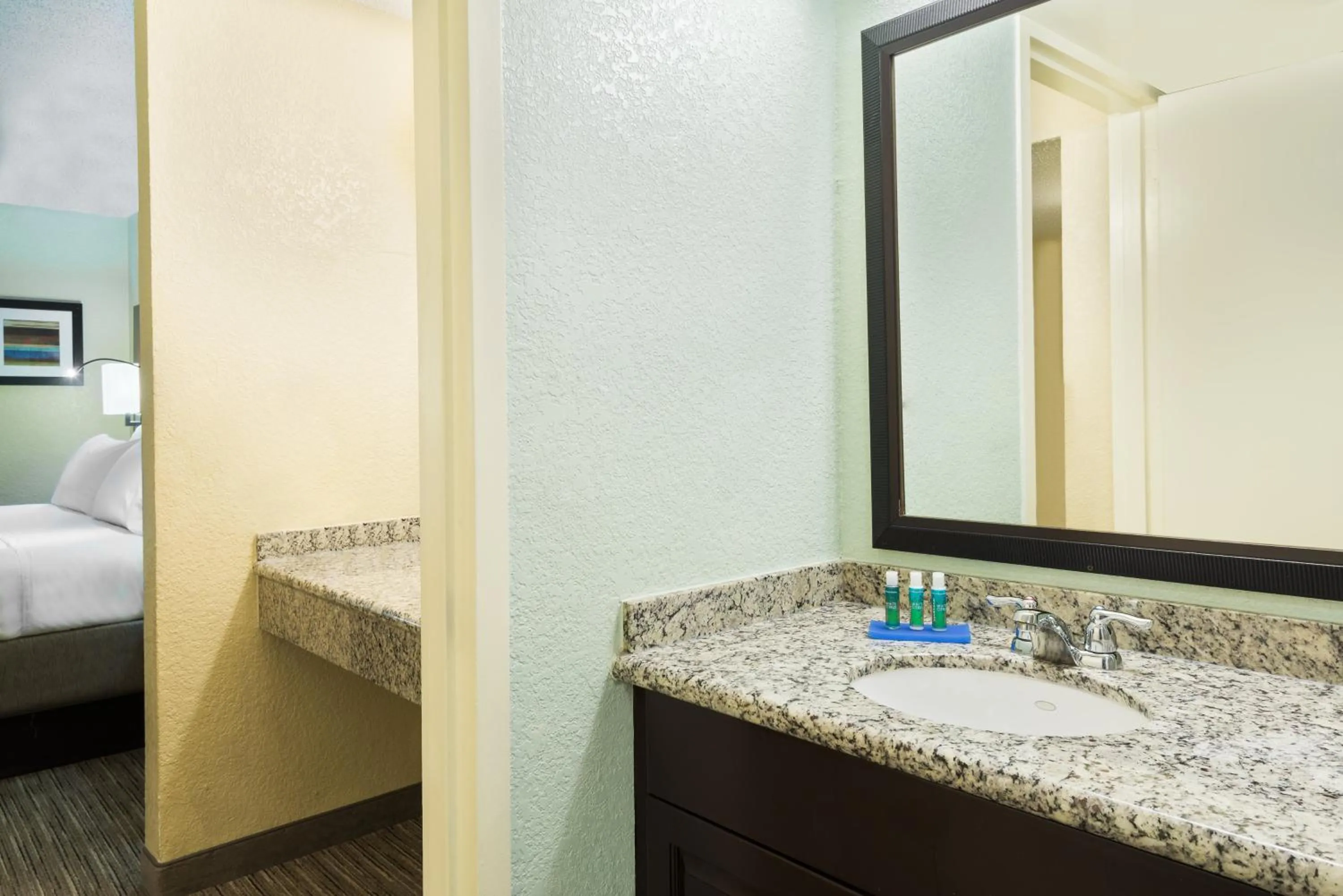 Bathroom, Bed in Holiday Inn Express Hotel & Suites Ft. Lauderdale-Plantation by IHG