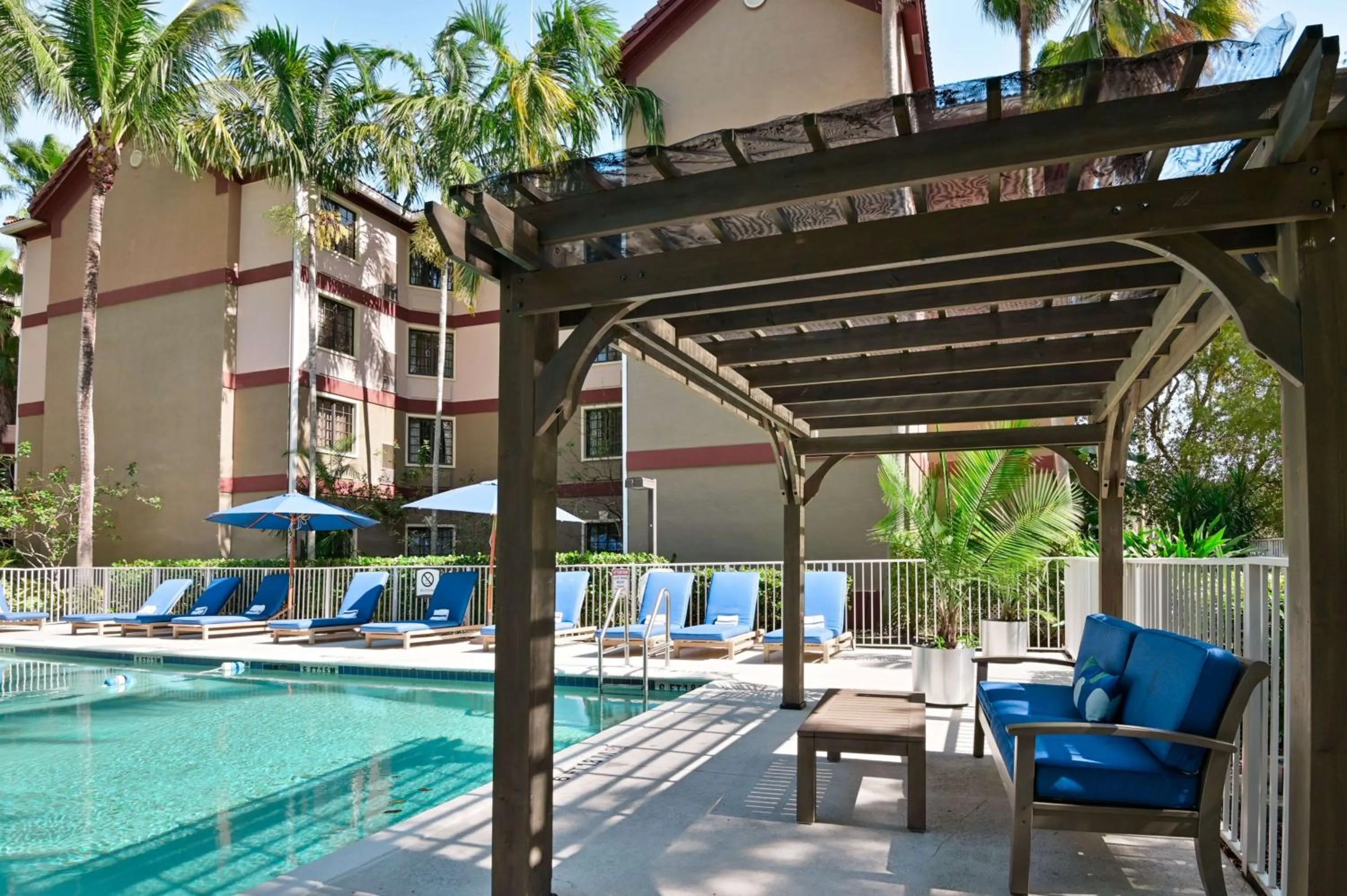 Pool view in Sonesta ES Suites Fort Lauderdale Plantation