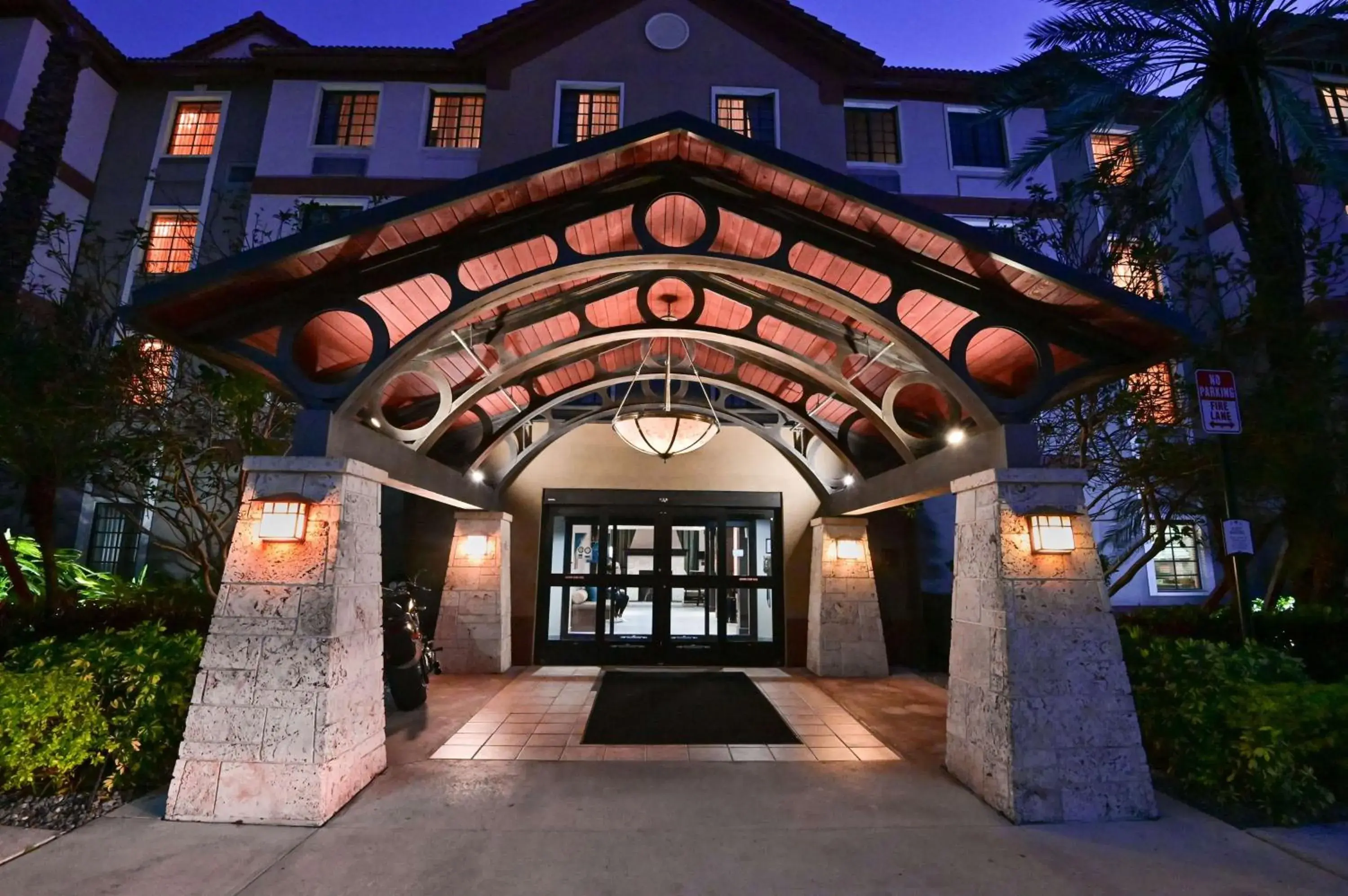 Property building in Sonesta ES Suites Fort Lauderdale Plantation Property building in Sonesta ES Suites Fort Lauderdale Plantation