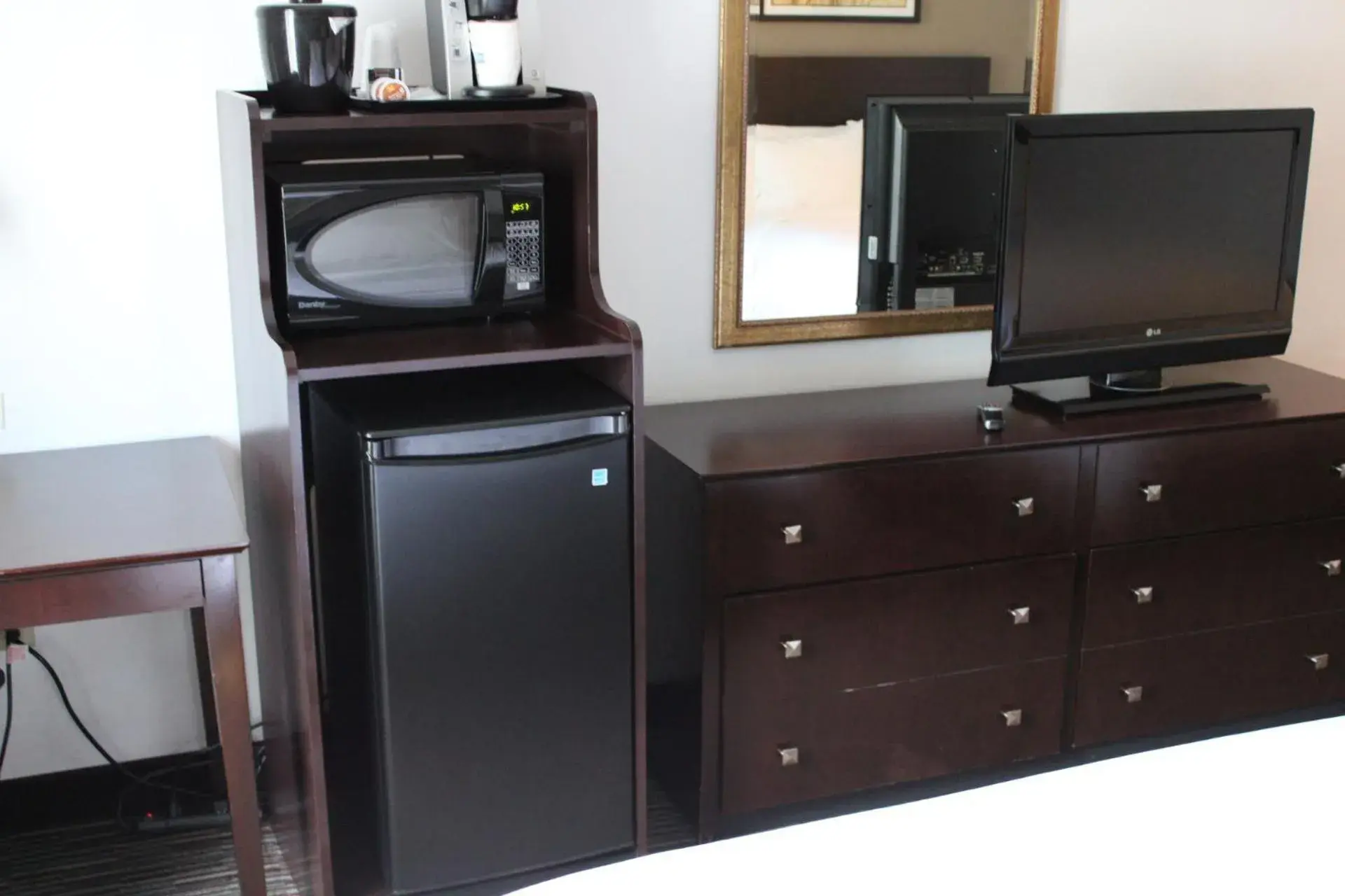 One-Bedroom Suite with Jetted Tub in Holiday Inn Express & Suites Chicago-Deerfield Lincolnshire by IHG One-Bedroom Suite with Jetted Tub in Holiday Inn Express & Suites Chicago-Deerfield Lincolnshire by IHG