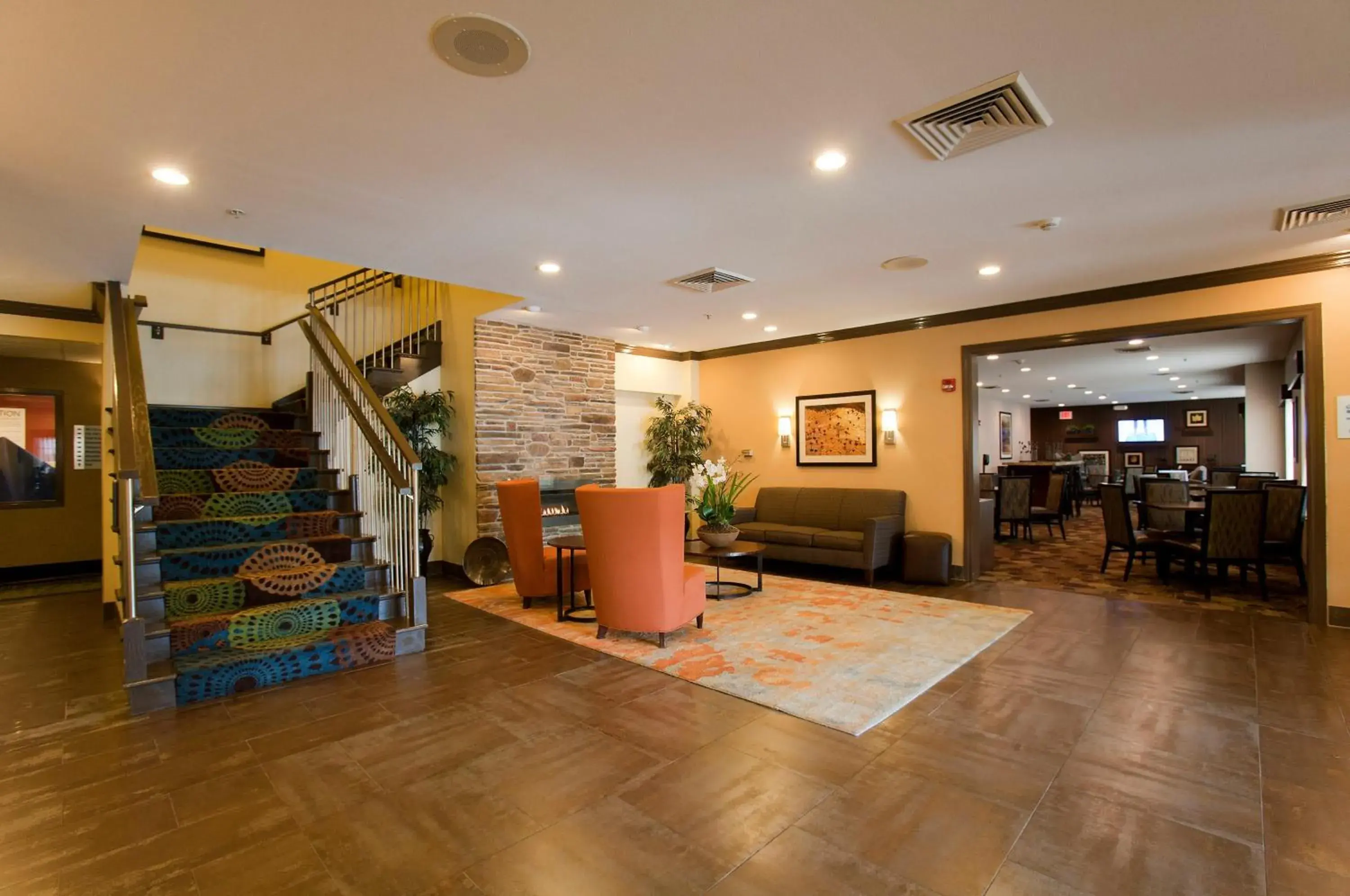 Property building in Holiday Inn Express & Suites Chicago-Deerfield Lincolnshire by IHG Property building in Holiday Inn Express & Suites Chicago-Deerfield Lincolnshire by IHG