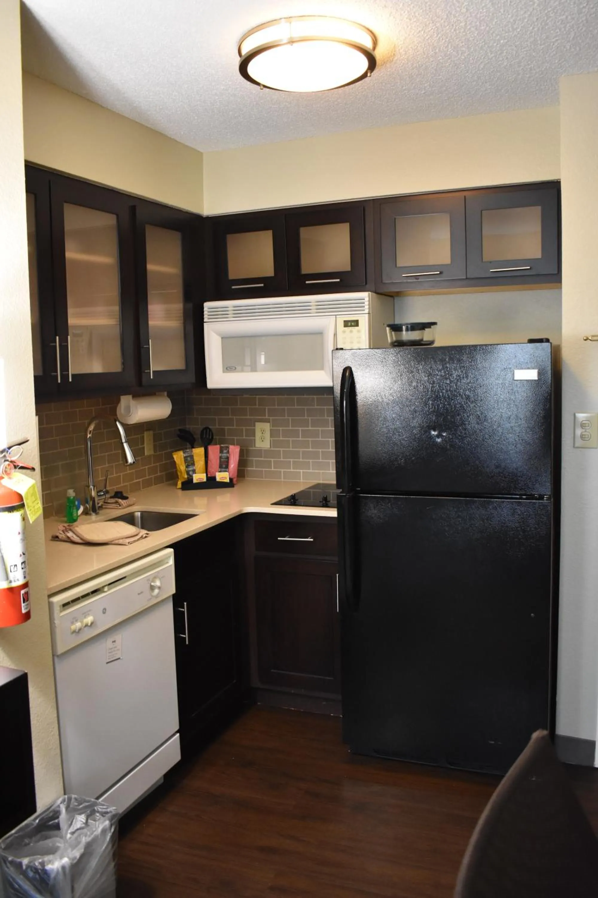 Kitchen or kitchenette in Staybridge Suites Cranbury - South Brunswick by IHG