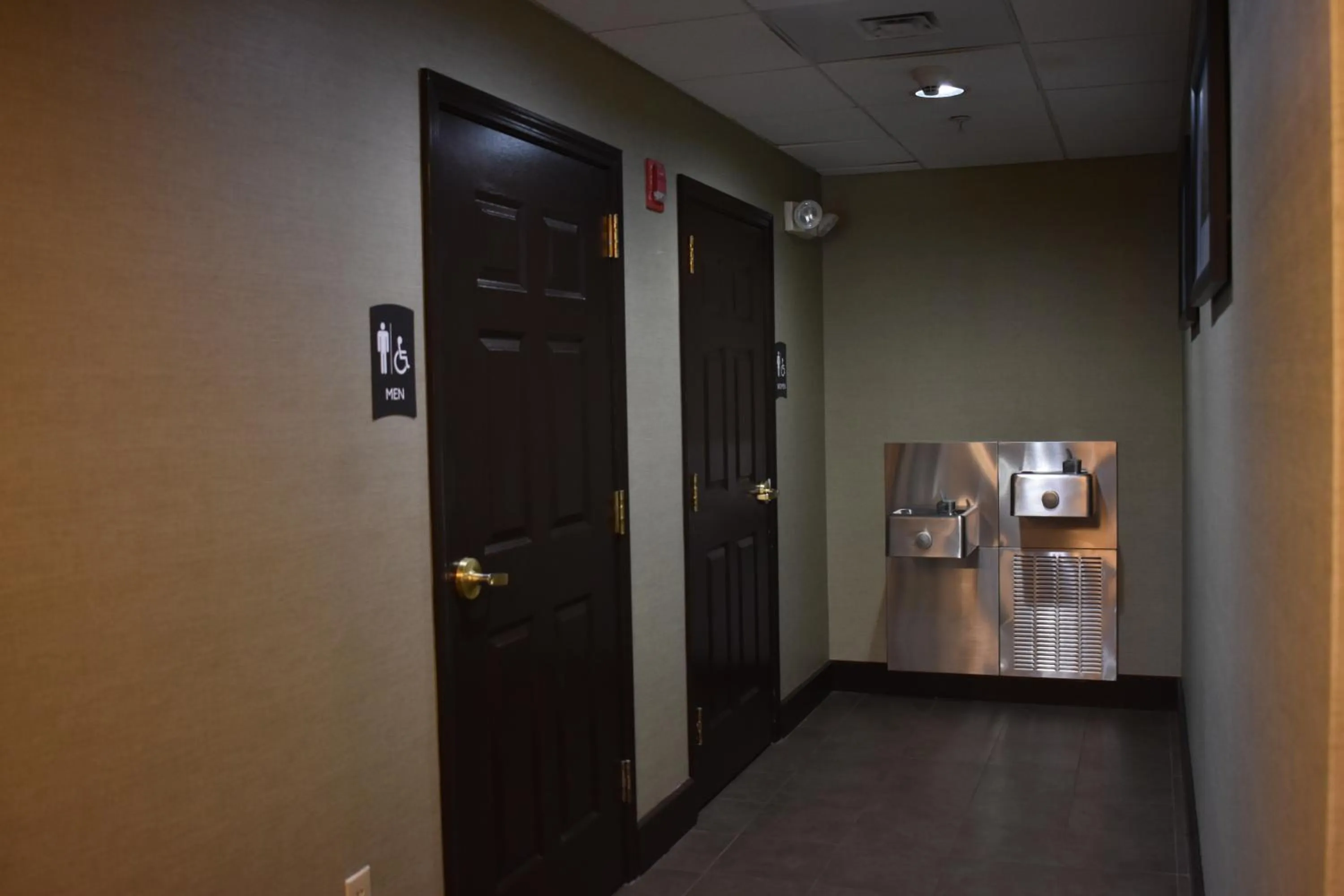 Bathroom in Staybridge Suites Cranbury - South Brunswick by IHG