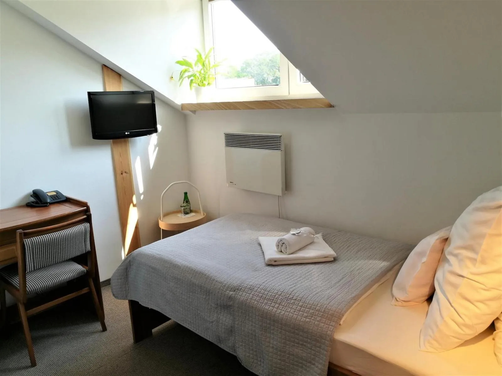 Photo of the whole room, Bed in Hotel Protea Bolesławiec