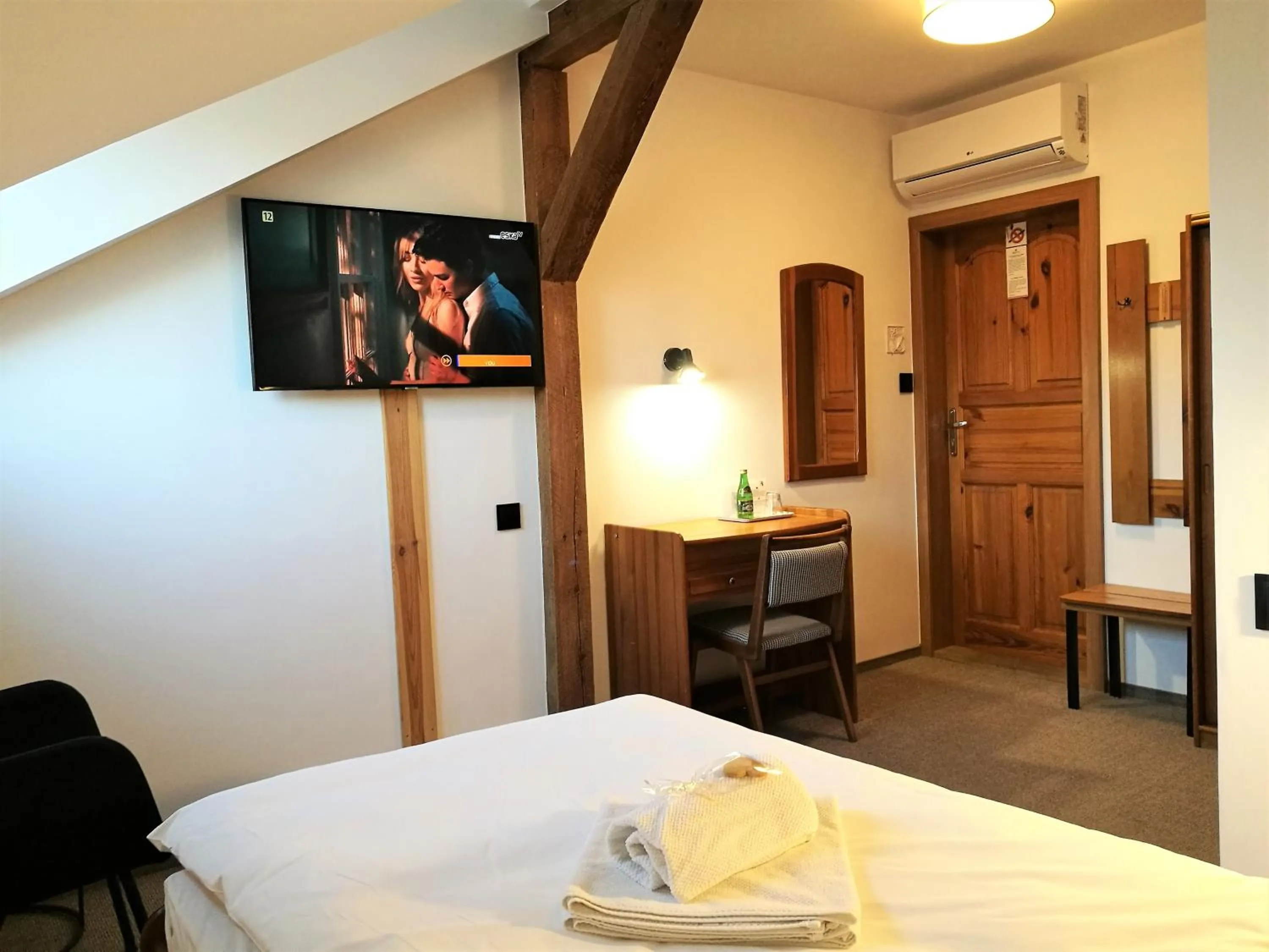 Bed in Hotel Protea Bolesławiec