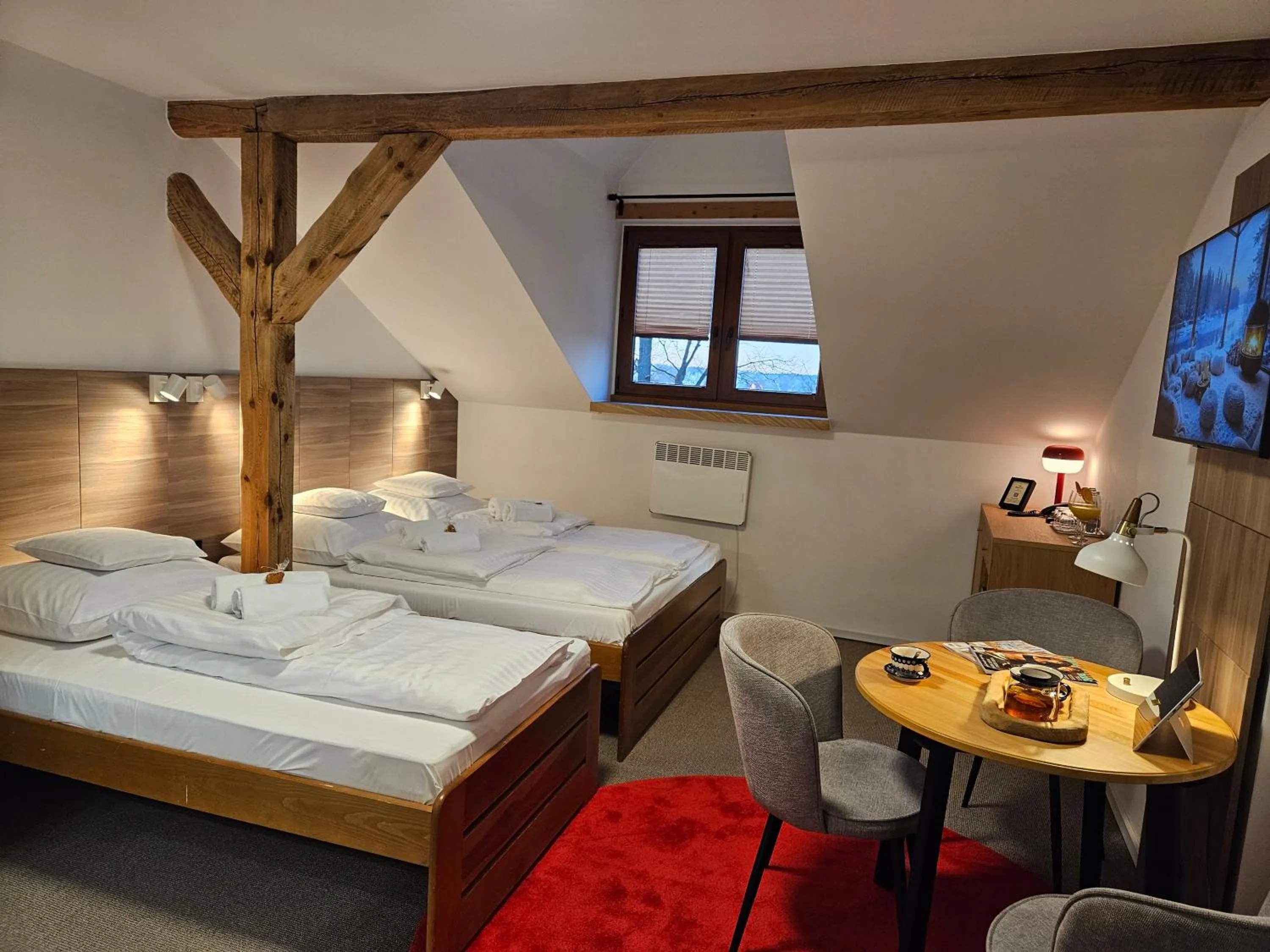 Seating area, Bed in Hotel Protea Bolesławiec