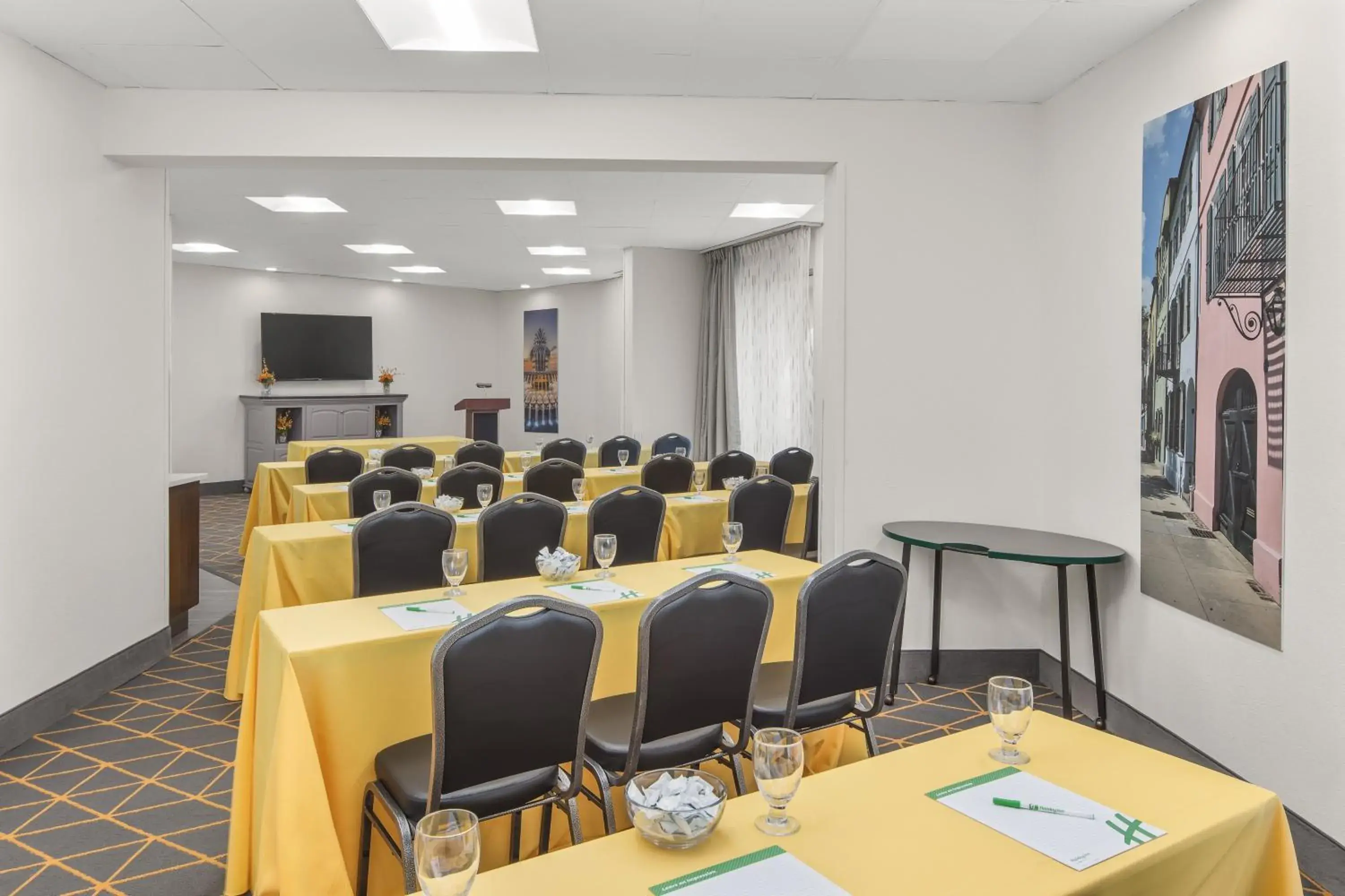 Meeting/conference room in Holiday Inn Charleston-Riverview by IHG Meeting/conference room in Holiday Inn Charleston-Riverview by IHG