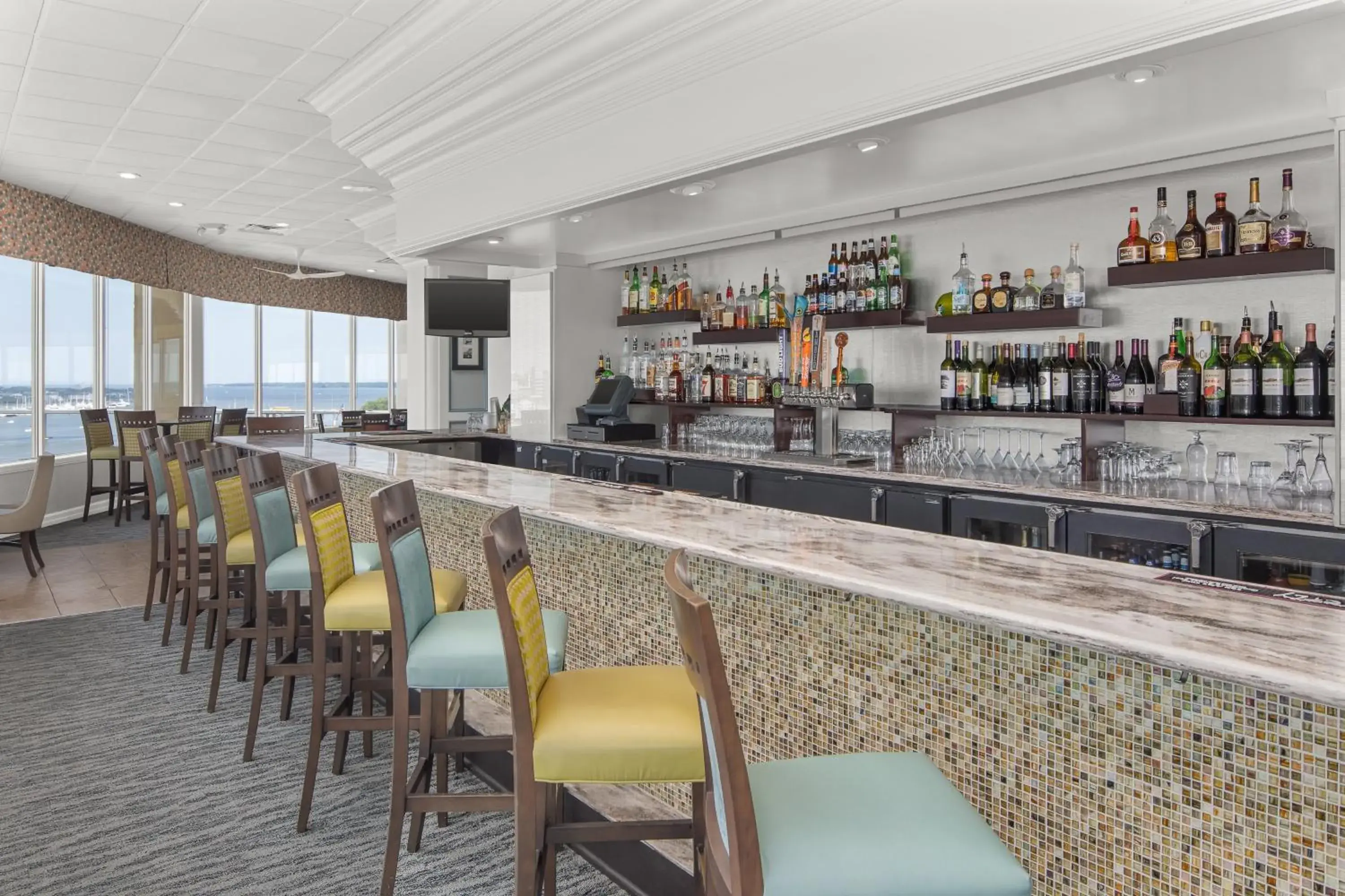 Lounge or bar in Holiday Inn Charleston-Riverview by IHG Lounge or bar in Holiday Inn Charleston-Riverview by IHG