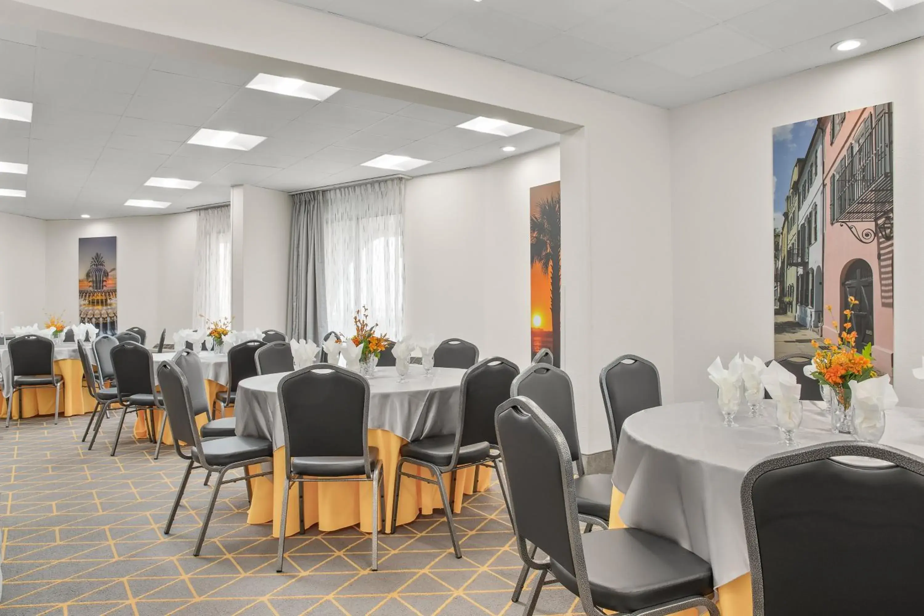 Meeting/conference room in Holiday Inn Charleston-Riverview by IHG Meeting/conference room in Holiday Inn Charleston-Riverview by IHG