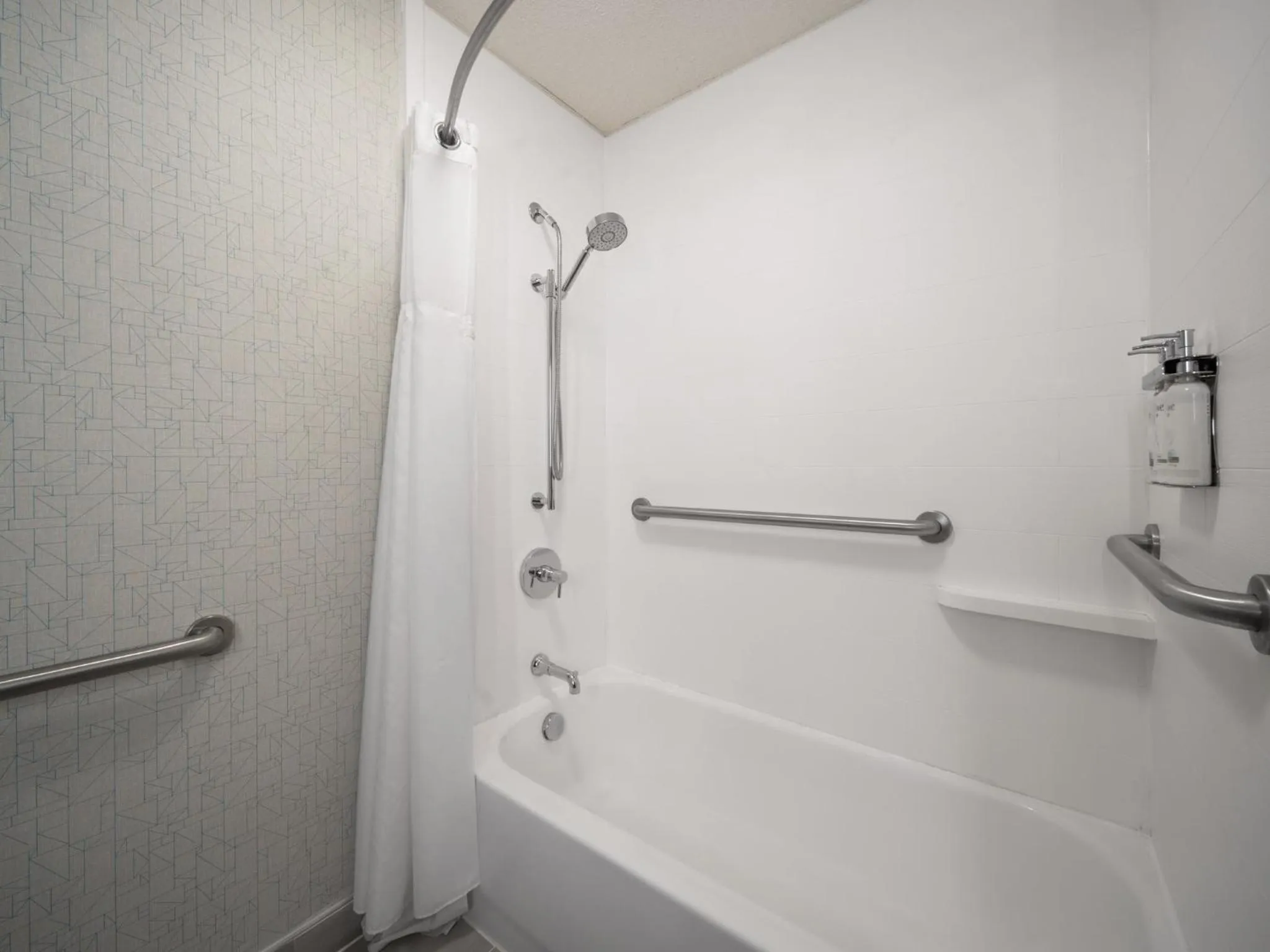 Bedroom in Holiday Inn Express Charlotte West - Gastonia by IHG