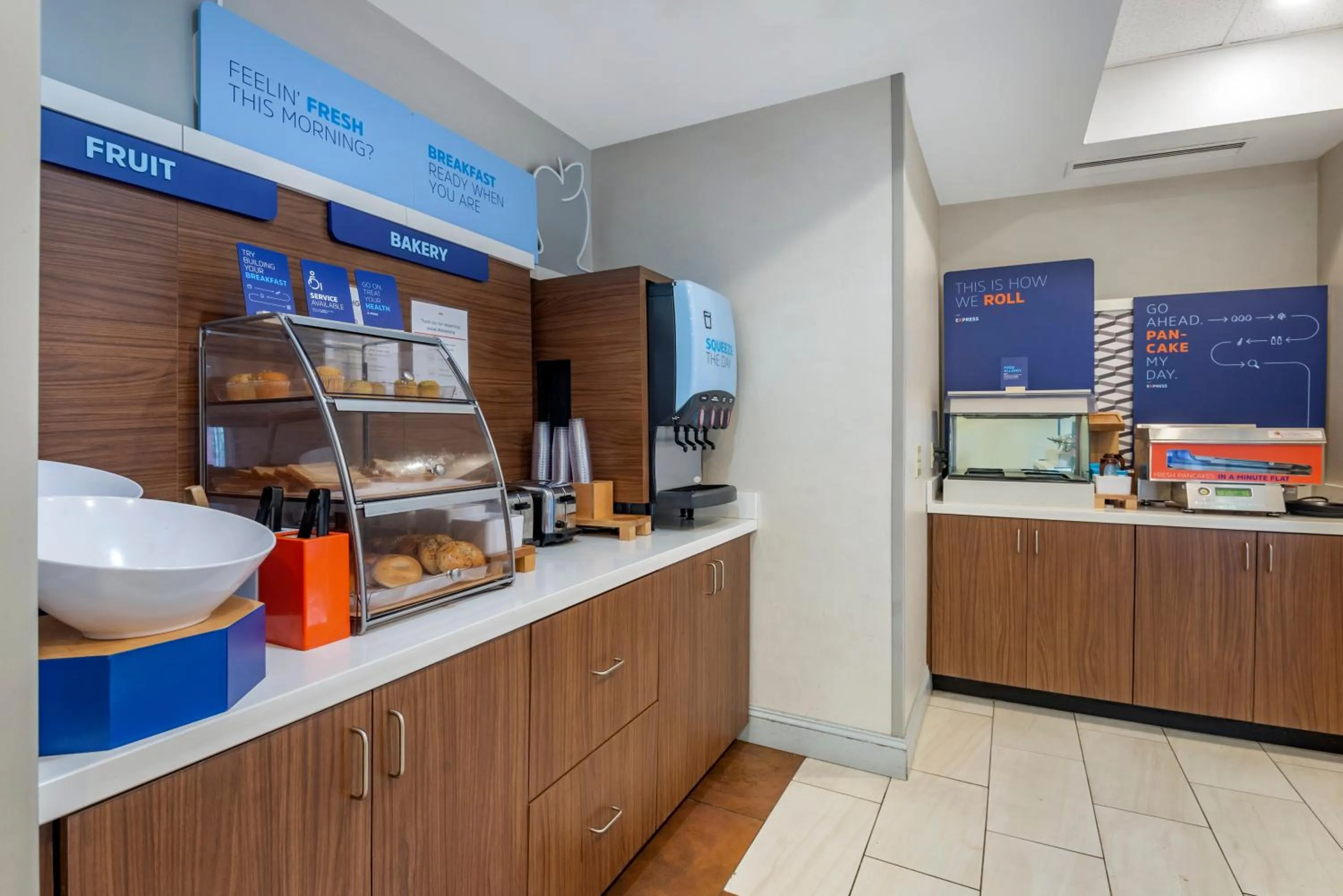 Breakfast in Holiday Inn Express Charlotte West - Gastonia by IHG