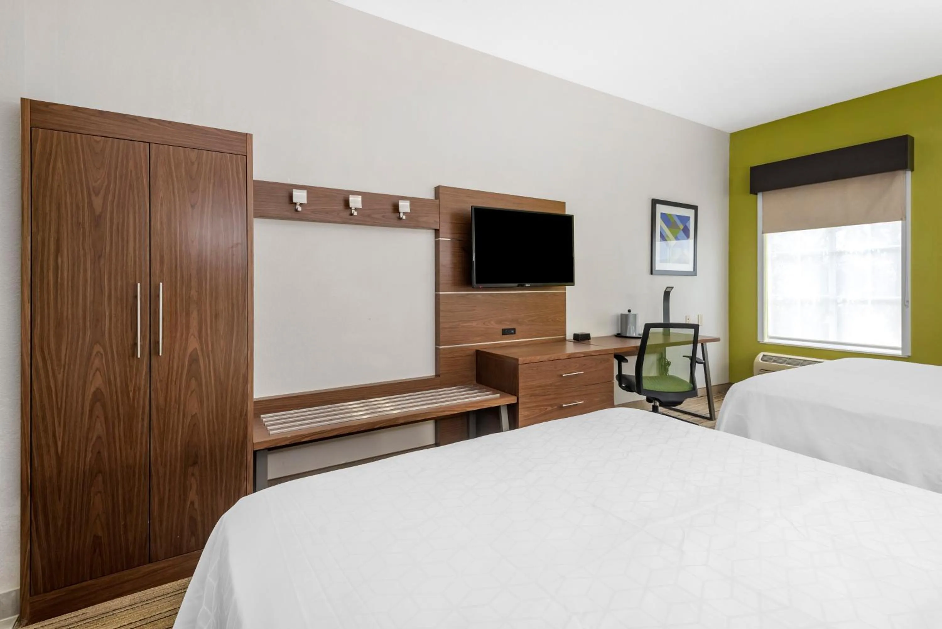 Queen Room with Two Queen Beds - Mobility Access Tub/Non-Smoking in Holiday Inn Express Charlotte West - Gastonia by IHG