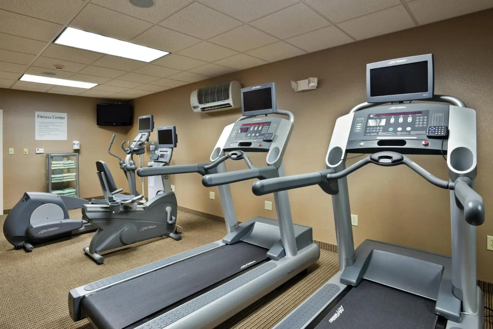 Fitness centre/facilities in Holiday Inn Express Hotel & Suites Kodak East-Sevierville by IHG Fitness centre/facilities in Holiday Inn Express Hotel & Suites Kodak East-Sevierville by IHG