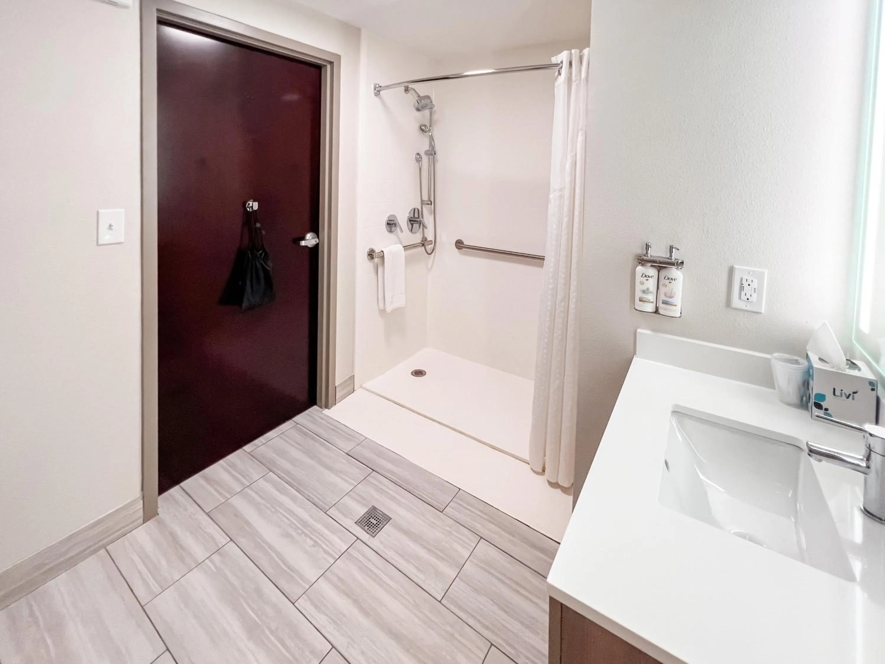 Photo of the whole room in Holiday Inn Express Hotel & Suites Kodak East-Sevierville by IHG