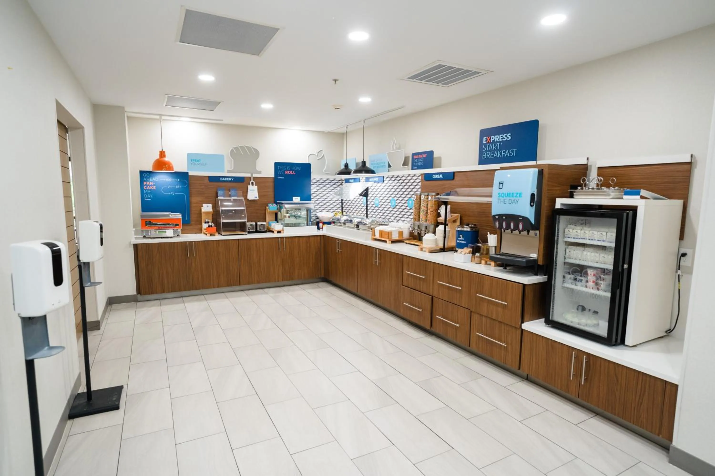 Breakfast in Holiday Inn Express Hotel & Suites Kodak East-Sevierville by IHG