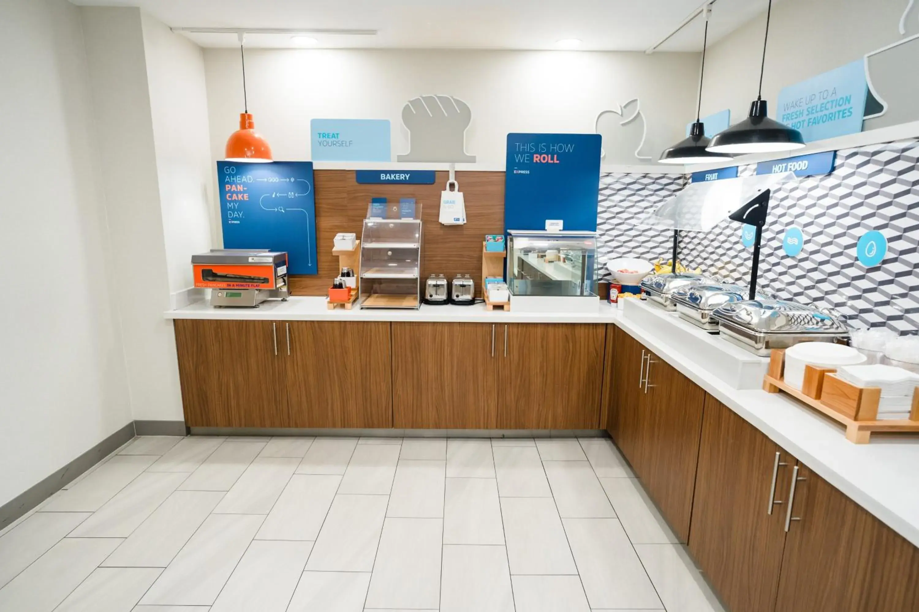 Breakfast in Holiday Inn Express Hotel & Suites Kodak East-Sevierville by IHG Breakfast in Holiday Inn Express Hotel & Suites Kodak East-Sevierville by IHG