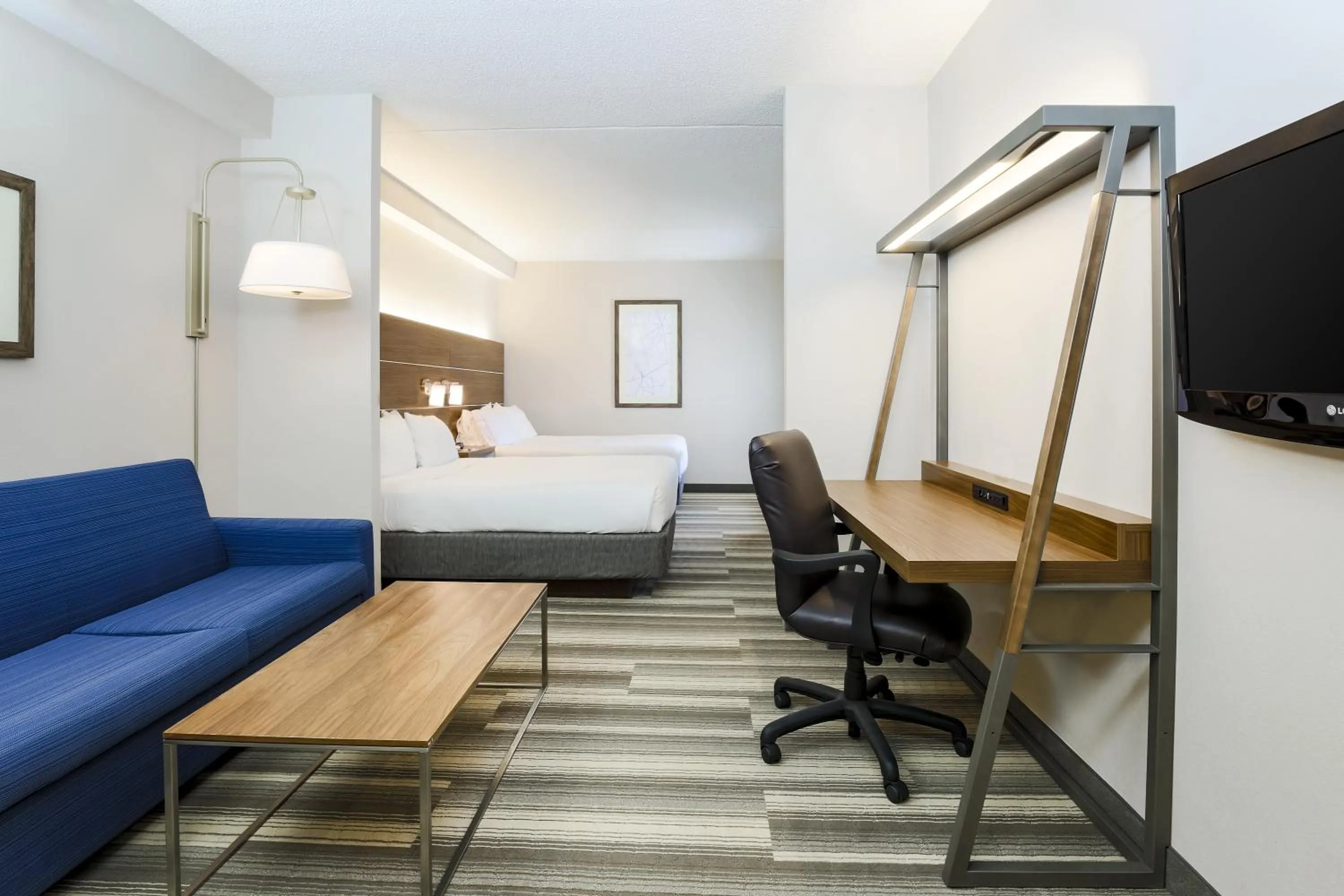 Photo of the whole room, Bed in Holiday Inn Express Philadelphia NE - Langhorne by IHG