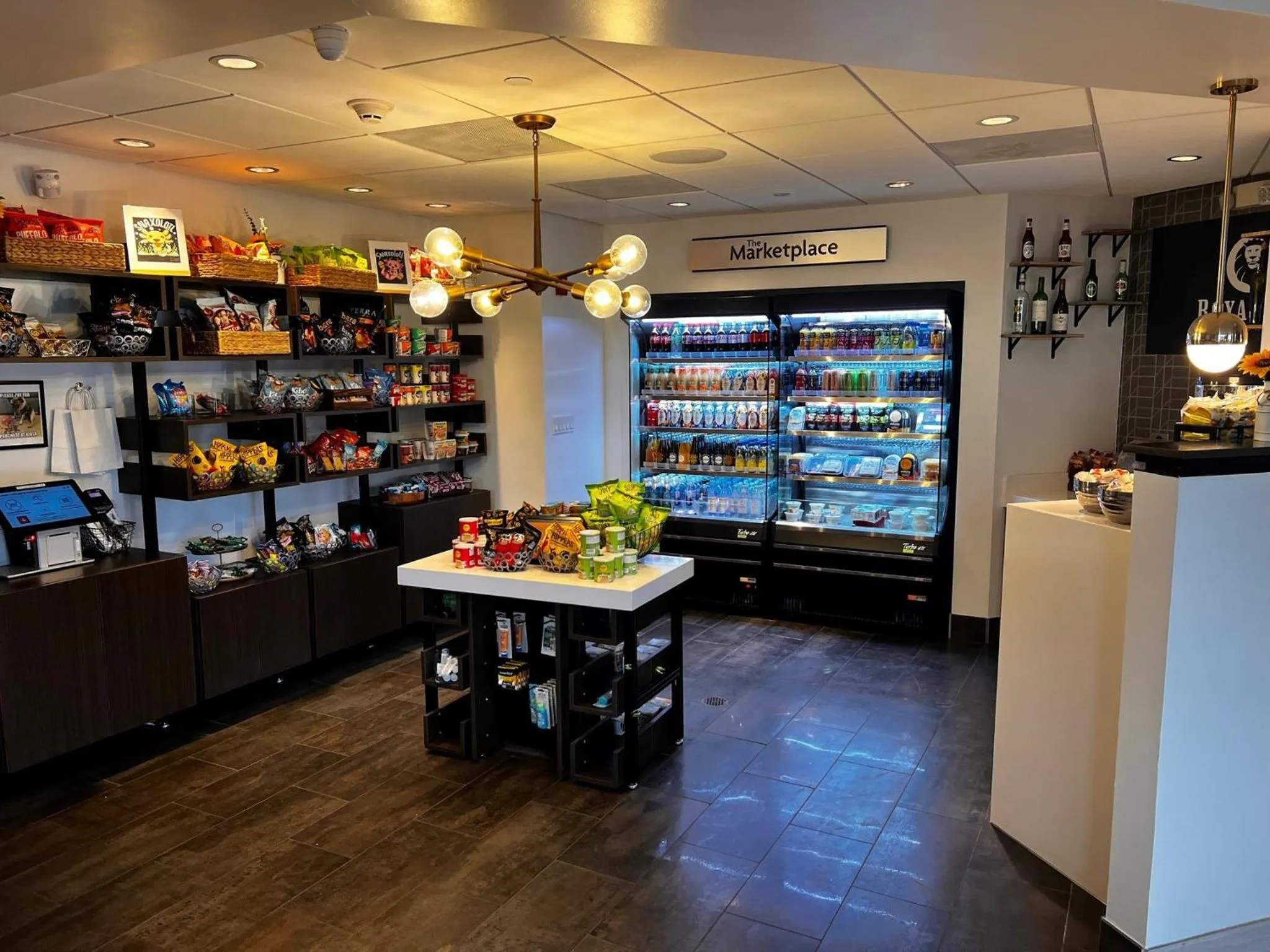 Lobby or reception in Crowne Plaza Dulles Airport by IHG