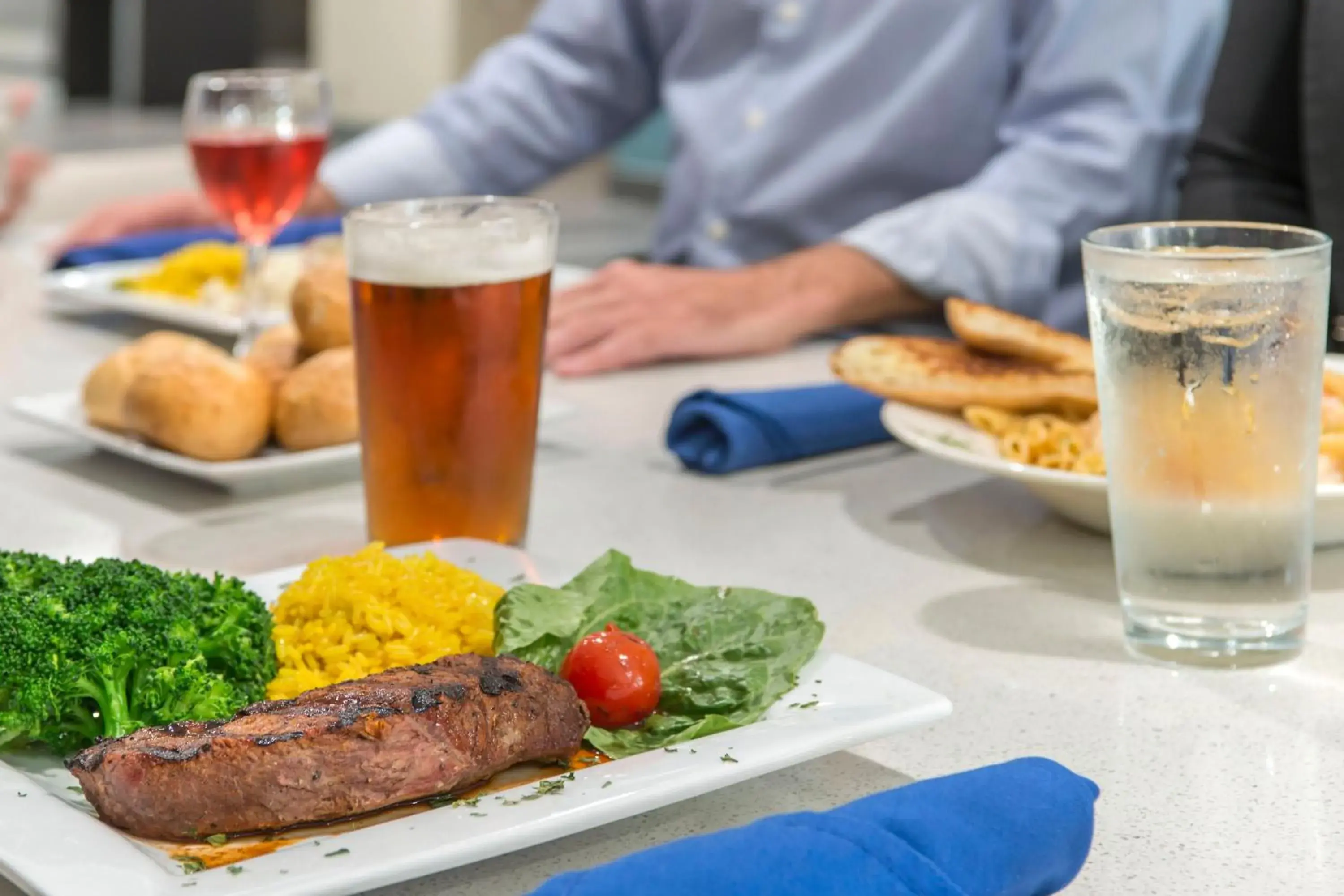 Restaurant/places to eat in Holiday Inn Melbourne-Viera Conference Ctr by IHG Restaurant/places to eat in Holiday Inn Melbourne-Viera Conference Ctr by IHG