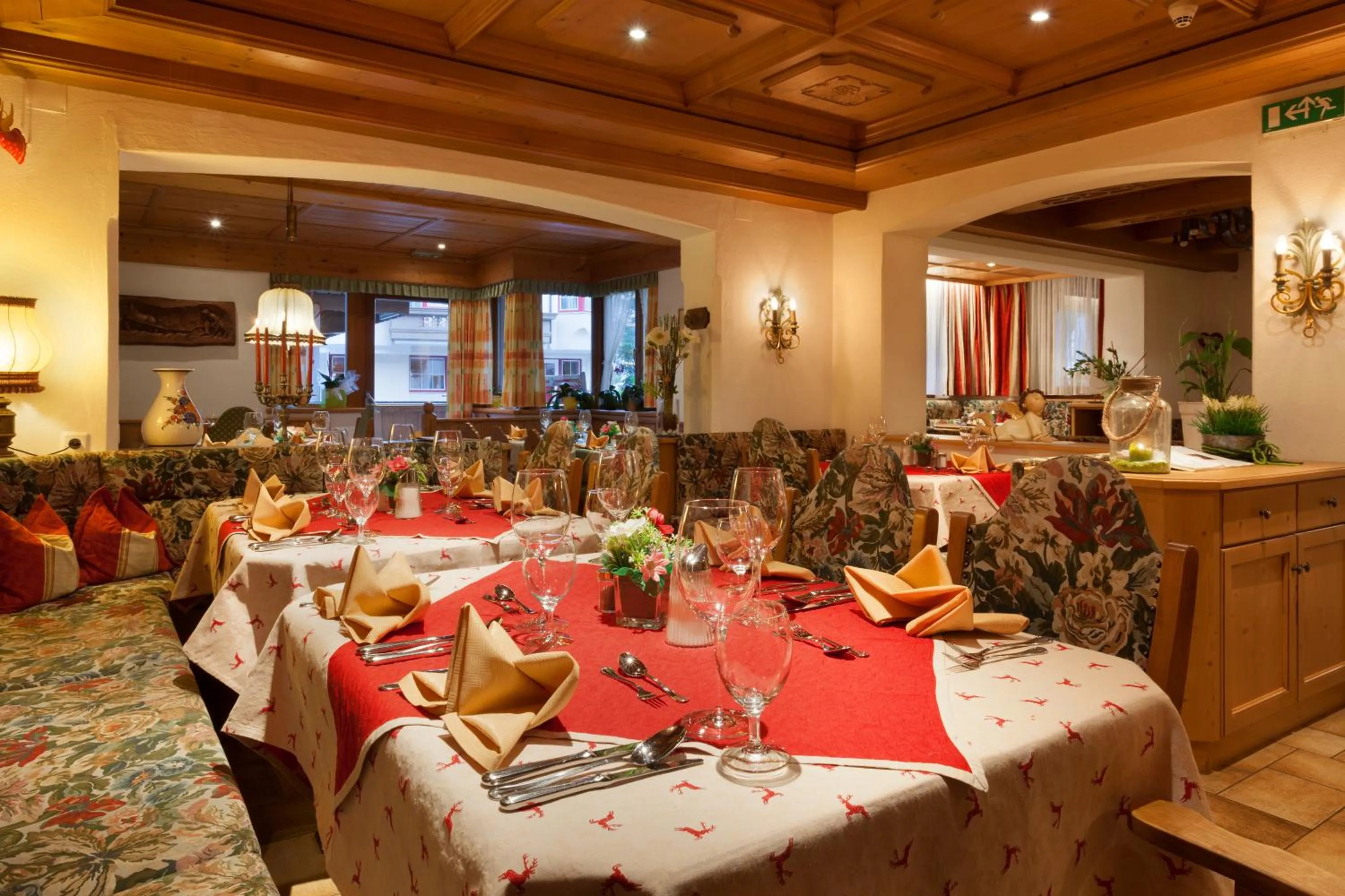 Restaurant/places to eat in Hotel Pinzger Tux