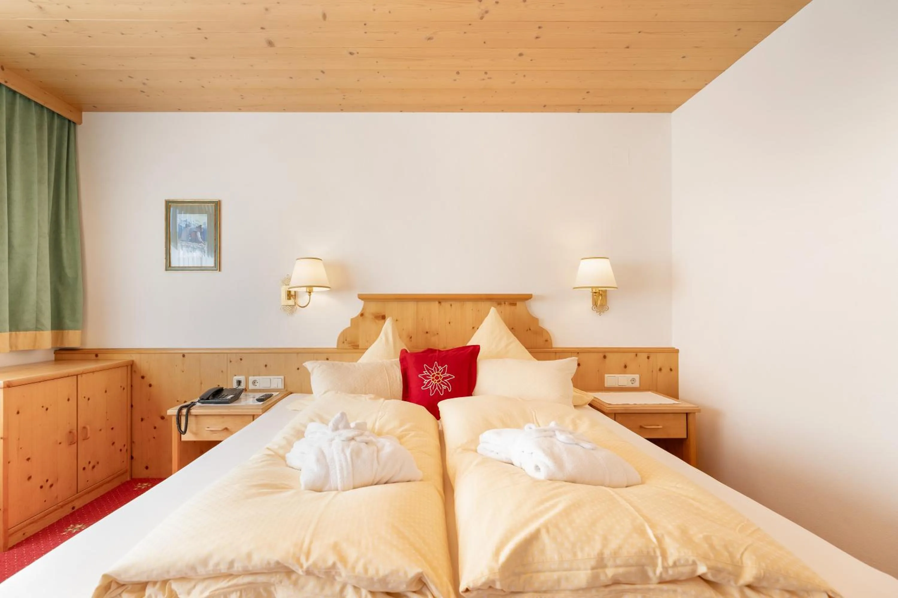 Bed in Hotel Pinzger Tux