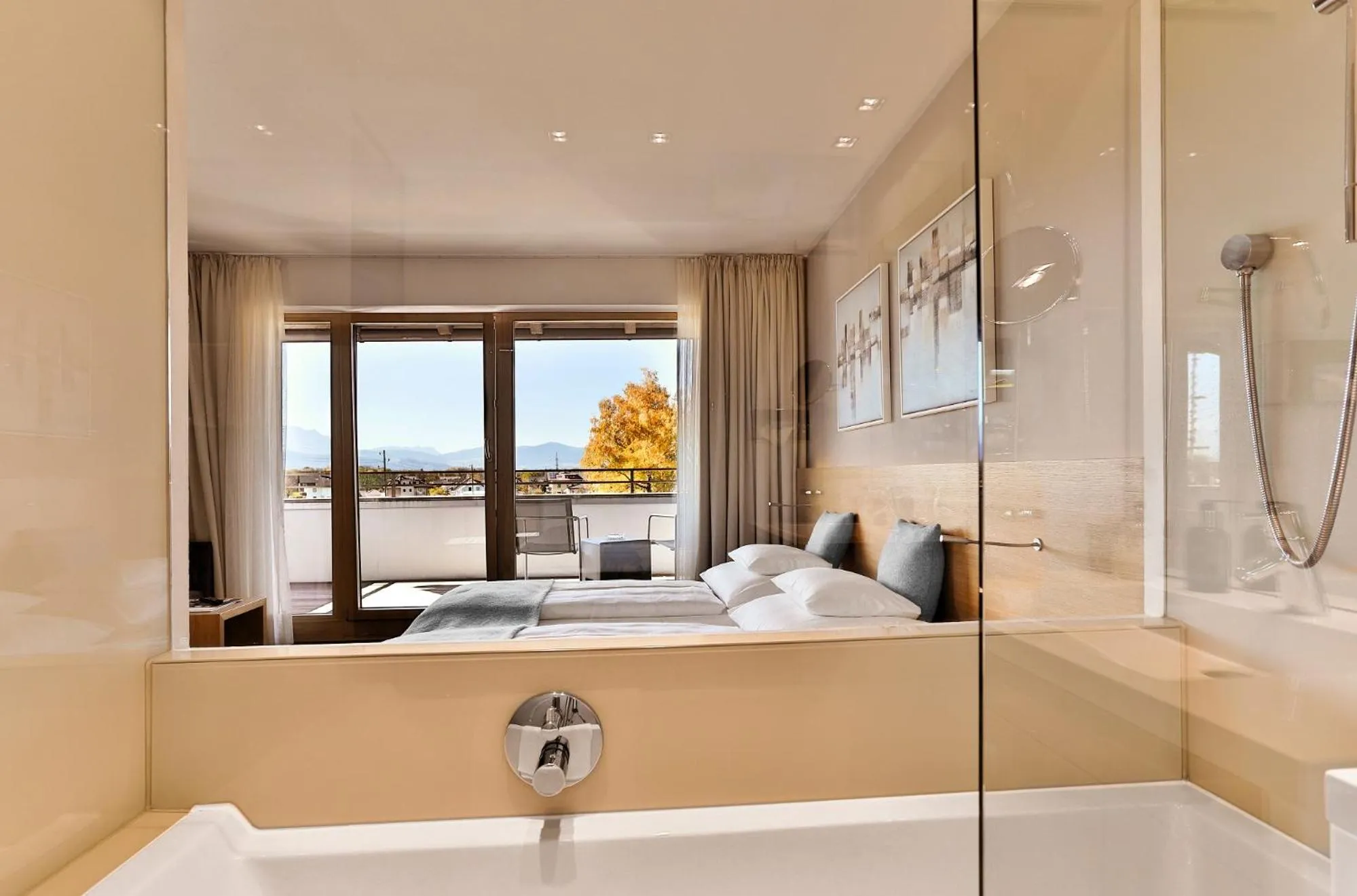 Photo of the whole room, Bed in Hotel-Restaurant Ammerhauser