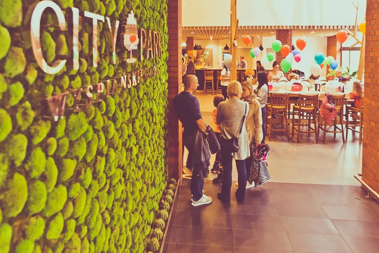 Restaurant/places to eat in City Park Hotel & Residence