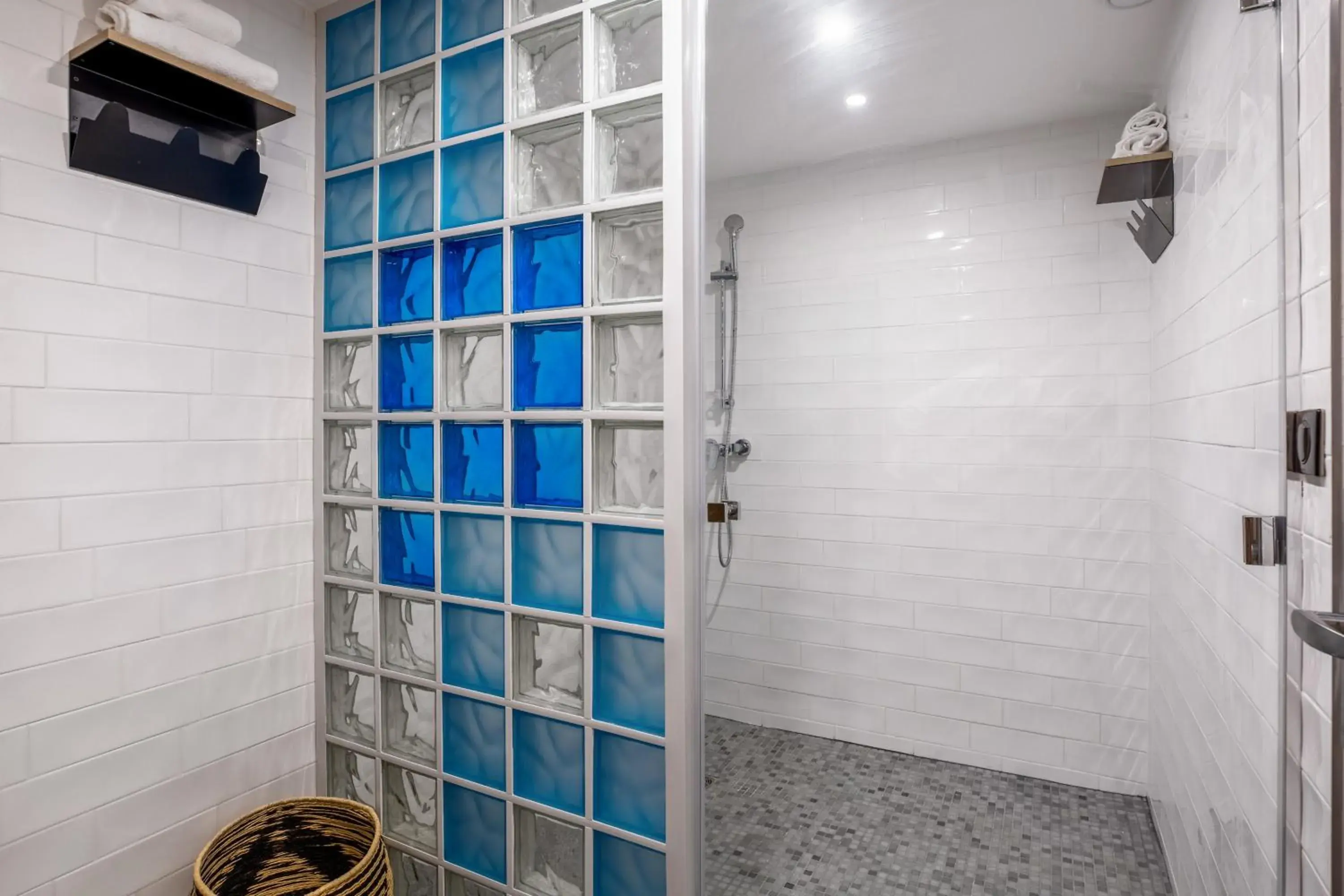 Sauna, Bathroom in Appart'City Confort Versailles Bois d'Arcy (Ex Park&Suites)