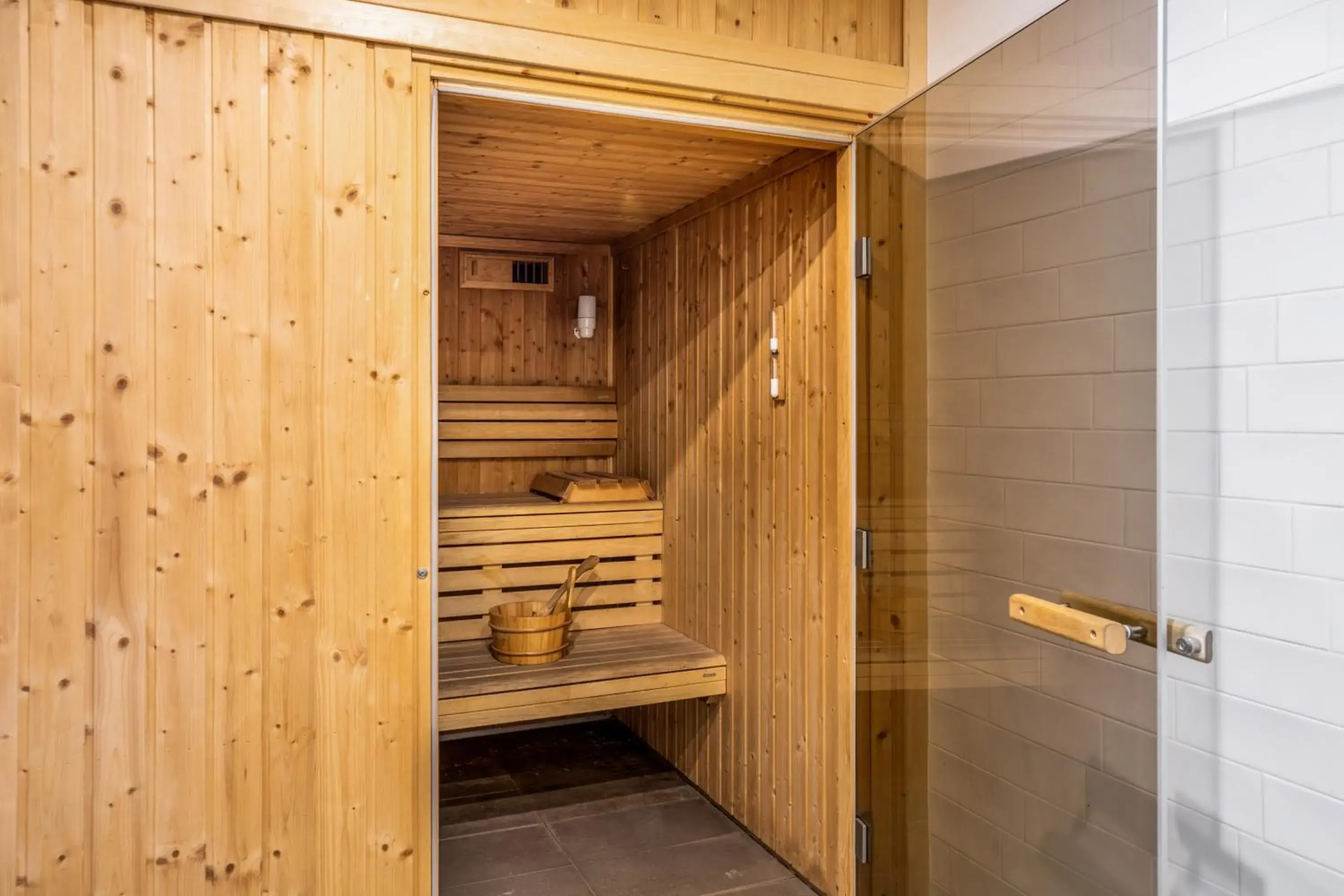 Sauna, Spa/Wellness in Appart'City Confort Versailles Bois d'Arcy (Ex Park&Suites)