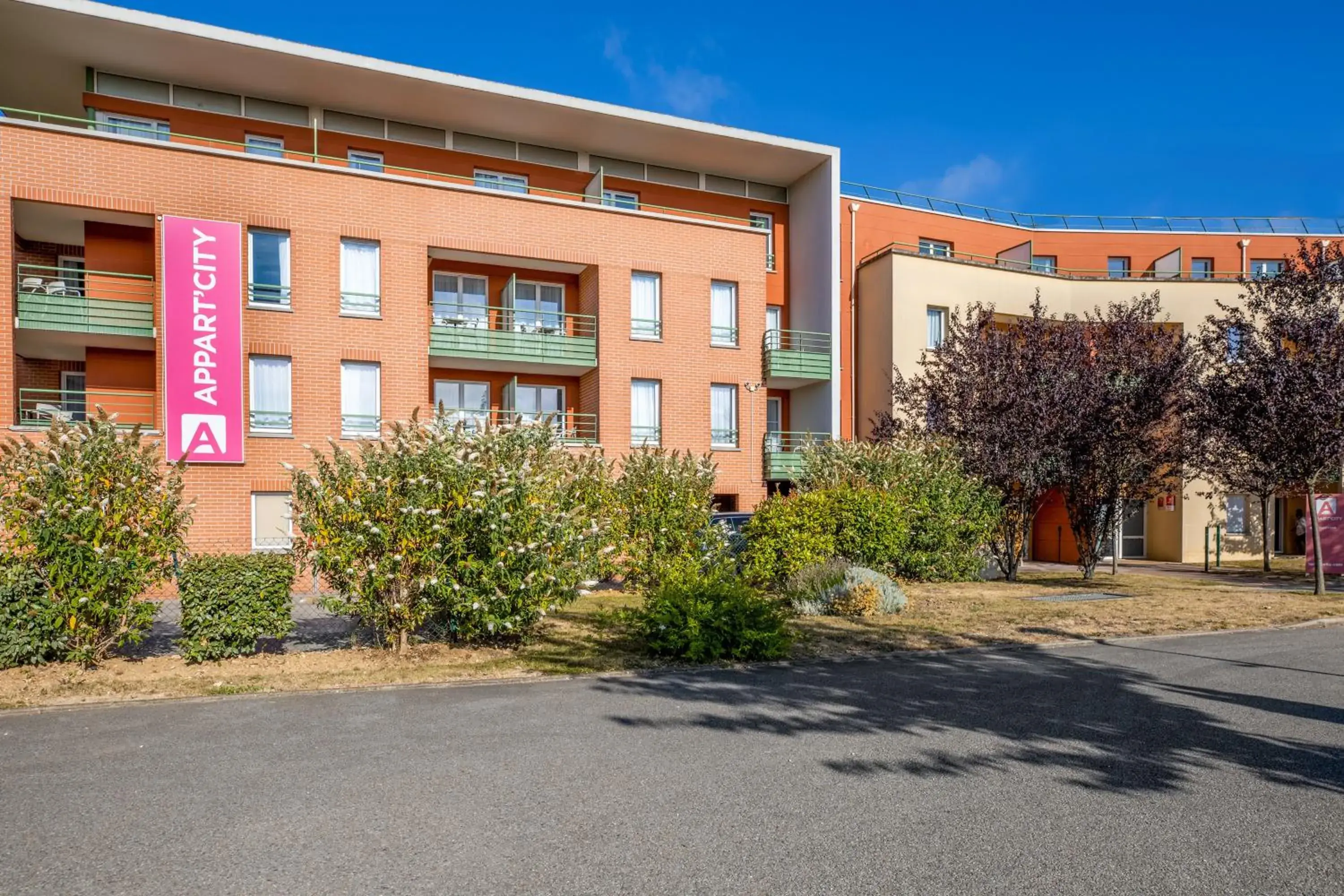 Property Building in Appart'City Confort Versailles Bois d'Arcy (Ex Park&Suites)