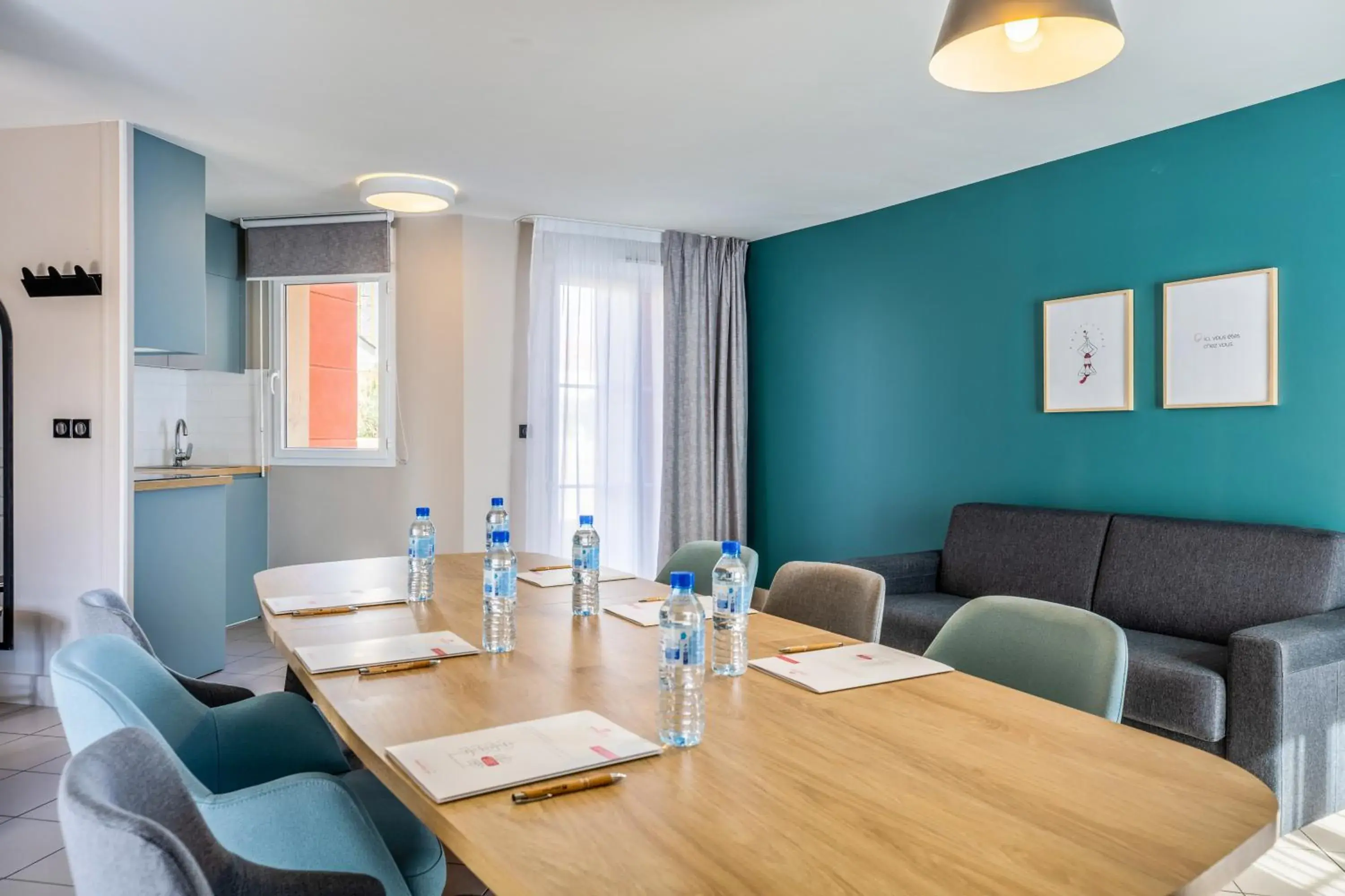 Meeting/conference room in Appart'City Confort Versailles Bois d'Arcy (Ex Park&Suites)