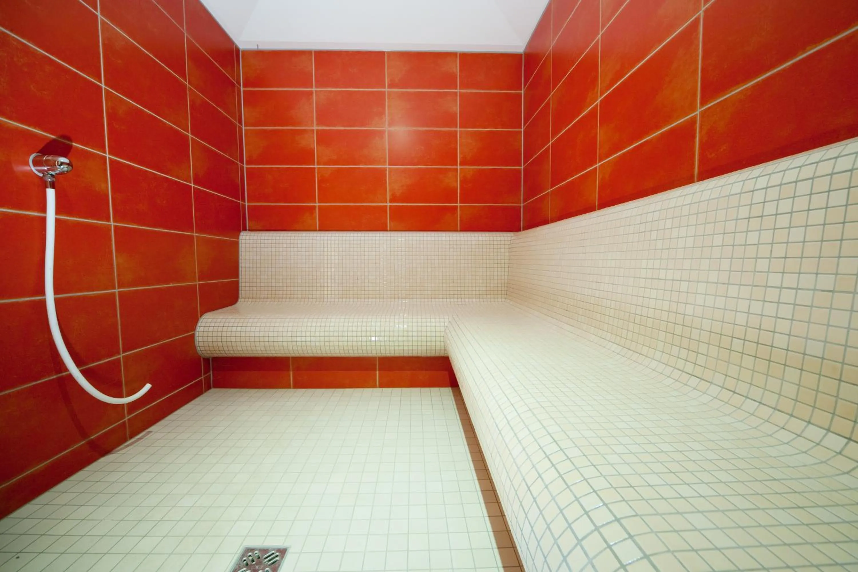 Spa and wellness centre/facilities in JUFA Hotel Kaprun - Summercard included